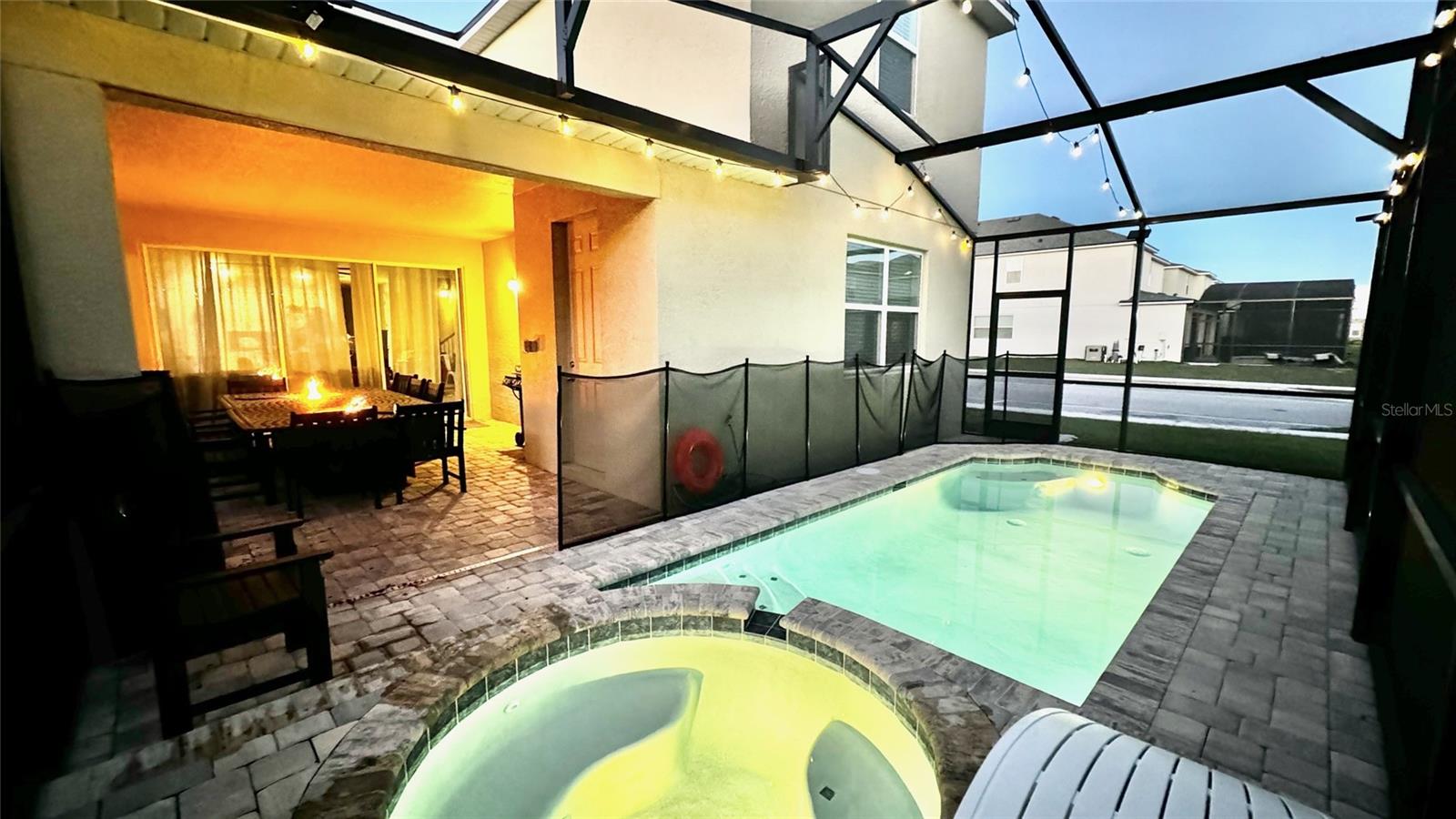 8940 COCONUT BREEZE DR