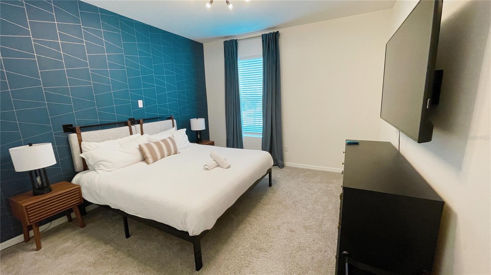 8940 COCONUT BREEZE DR