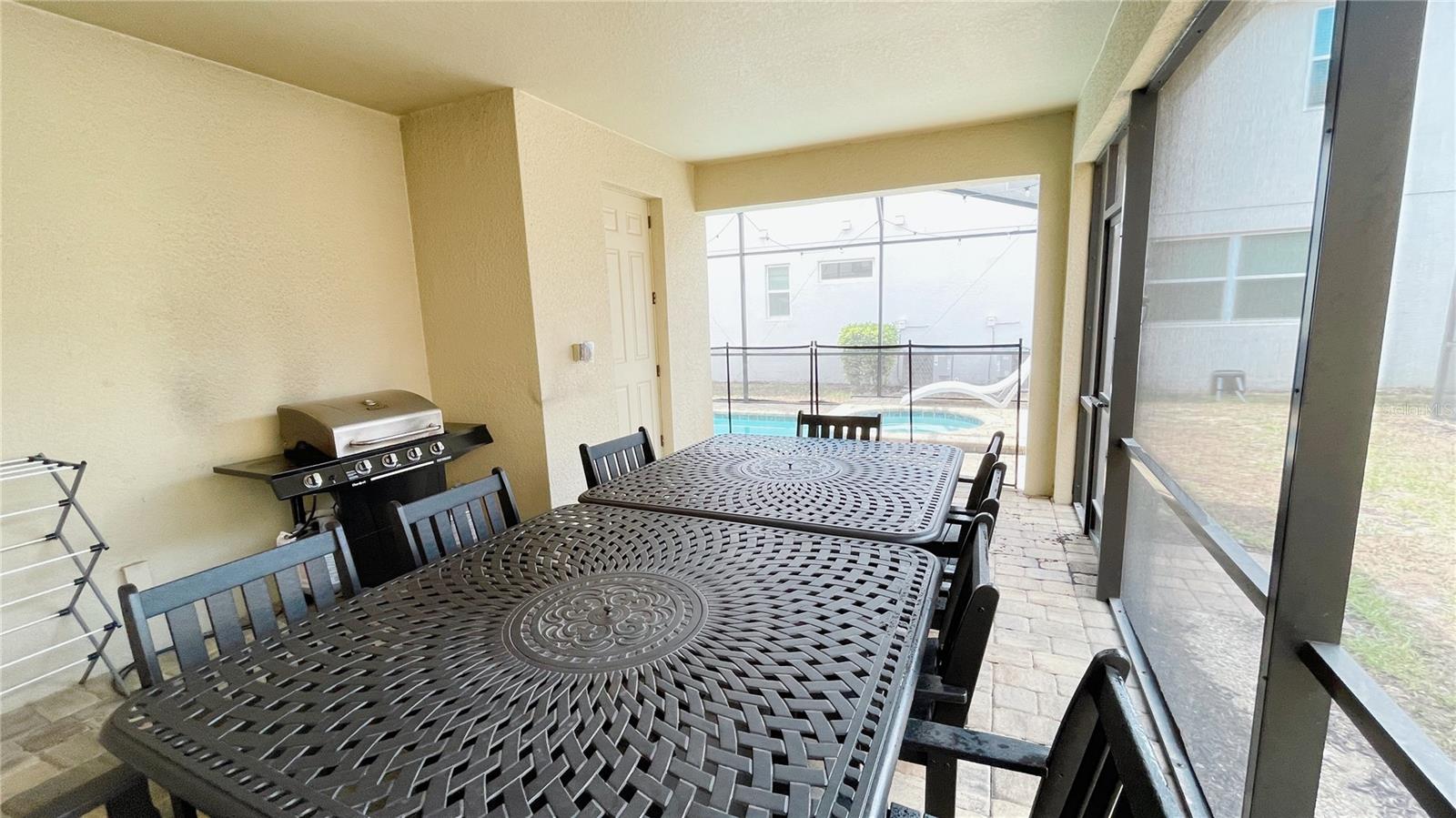 8940 COCONUT BREEZE DR