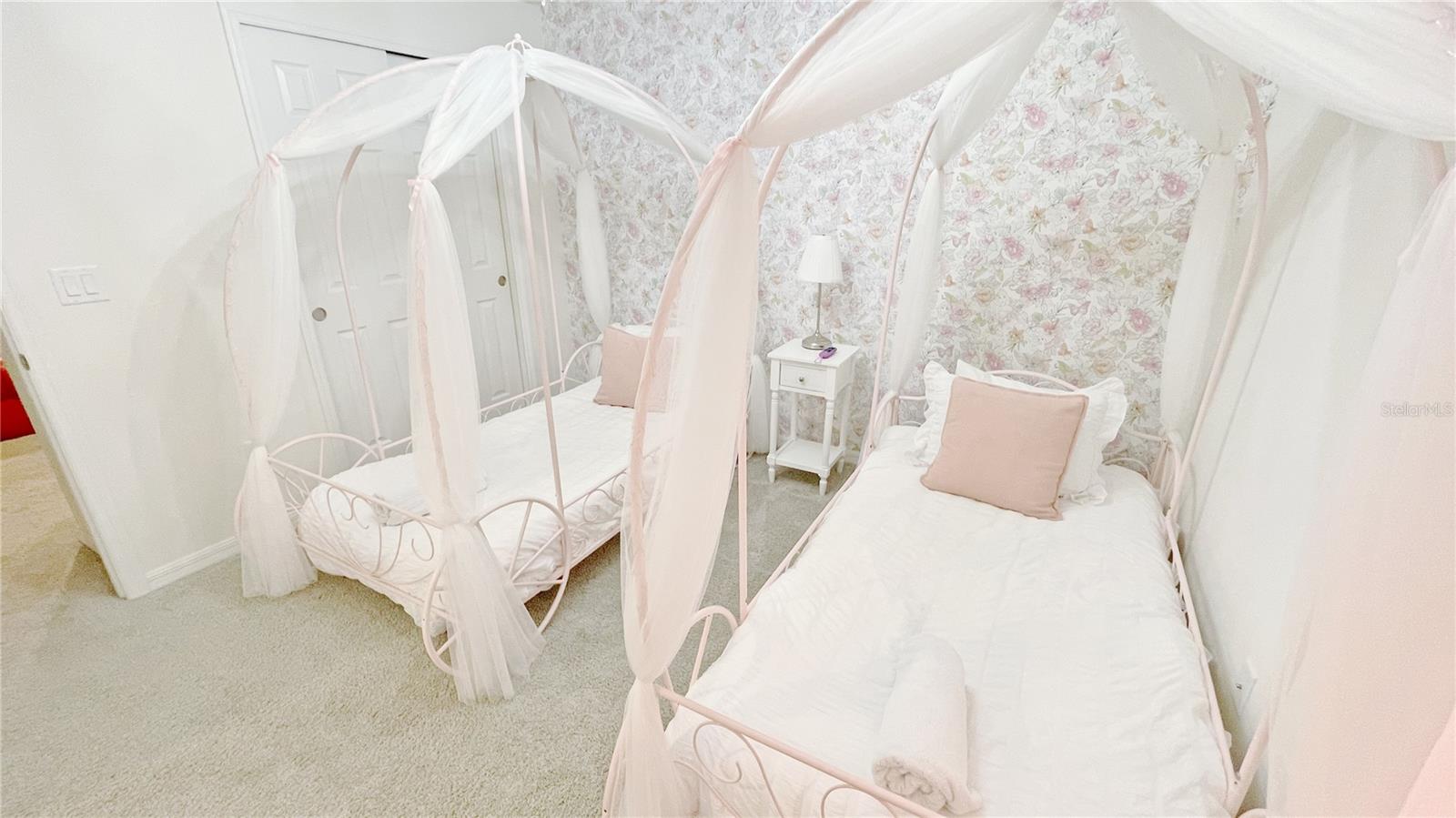 8940 COCONUT BREEZE DR