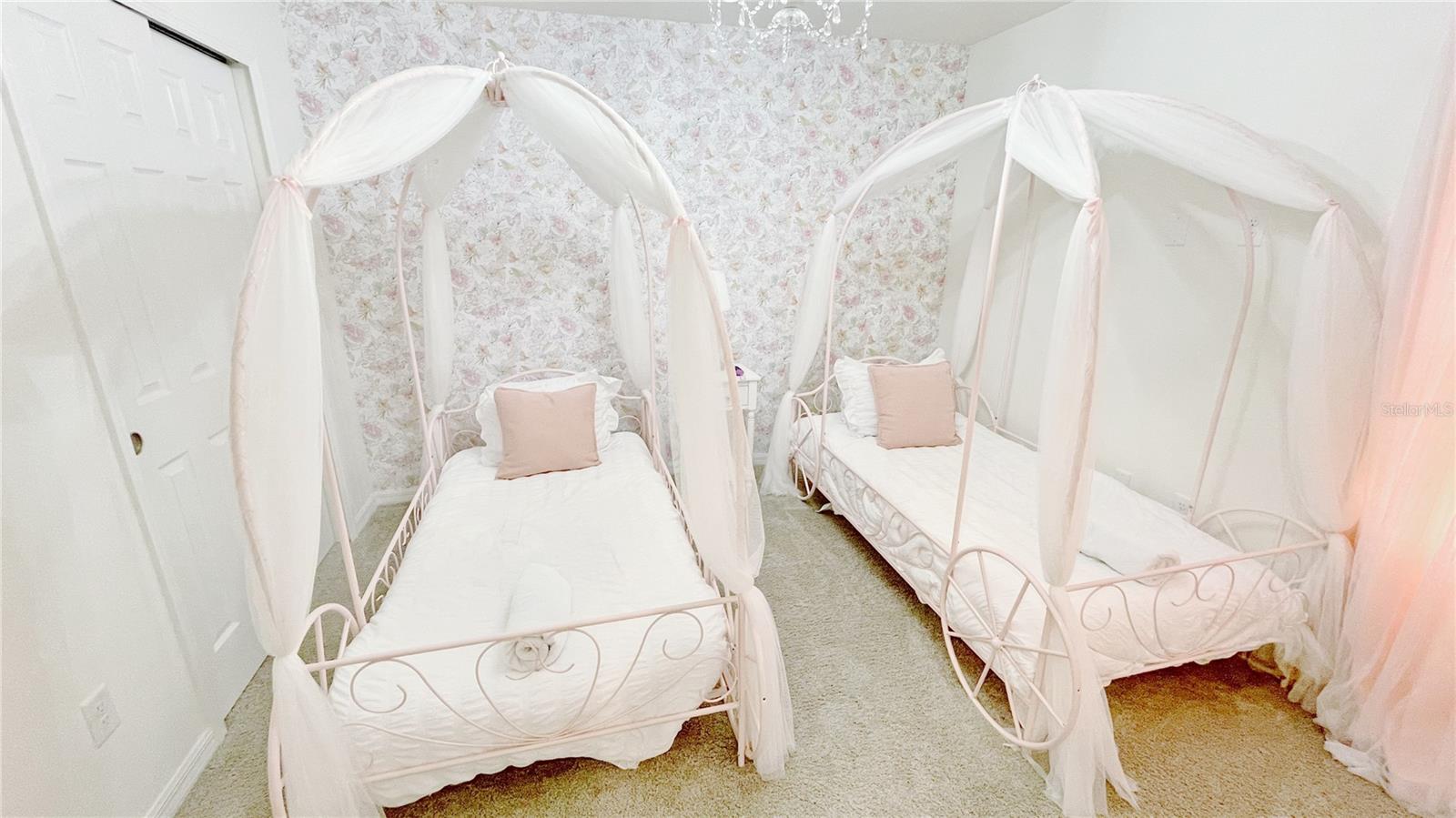 8940 COCONUT BREEZE DR