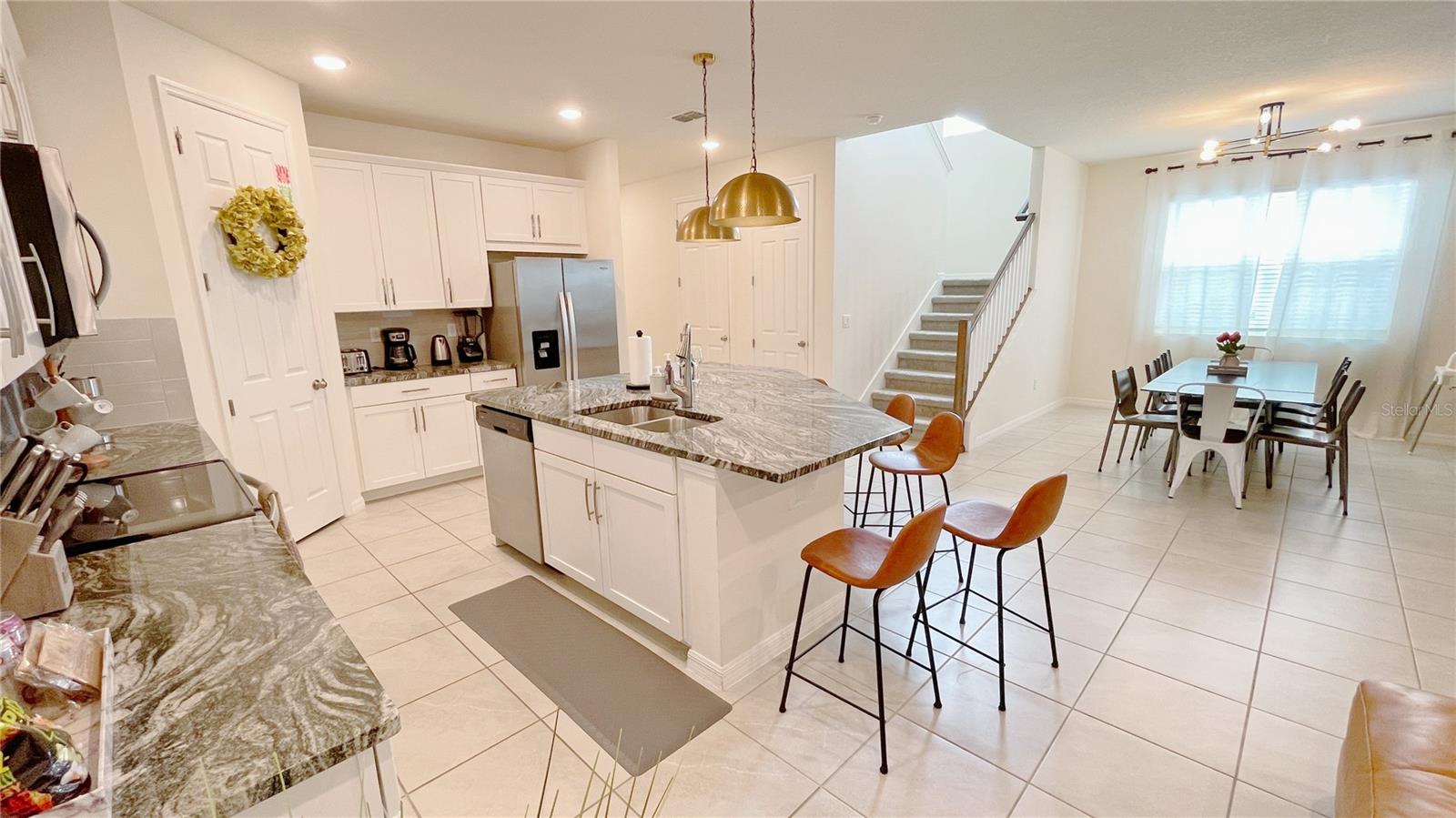 8940 COCONUT BREEZE DR