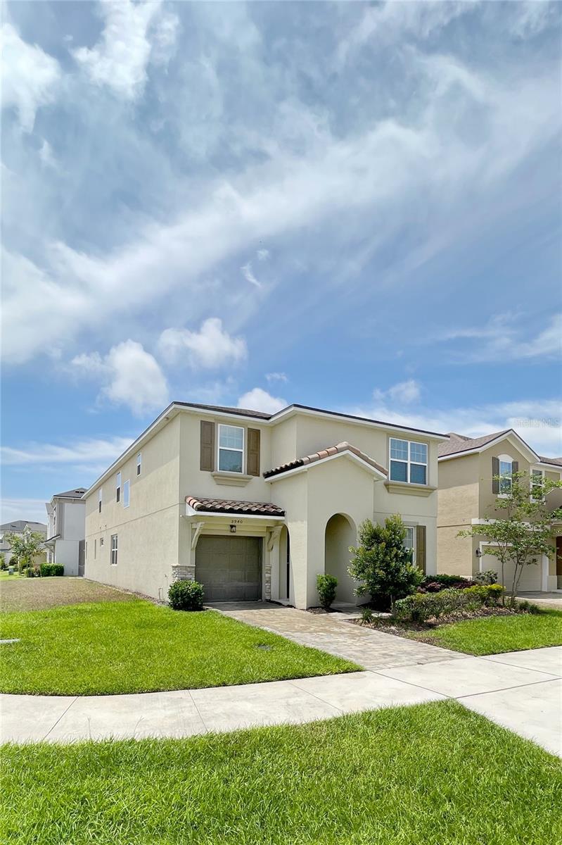 8940 COCONUT BREEZE DR