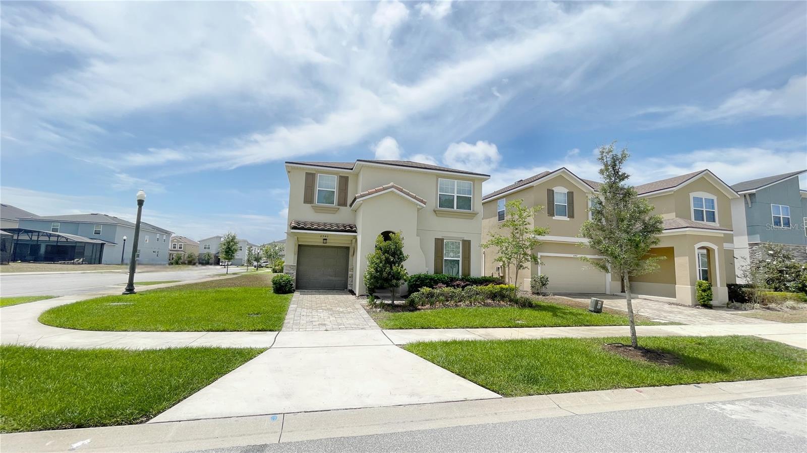 8940 COCONUT BREEZE DR