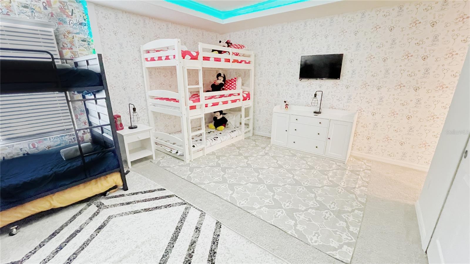 8940 COCONUT BREEZE DR