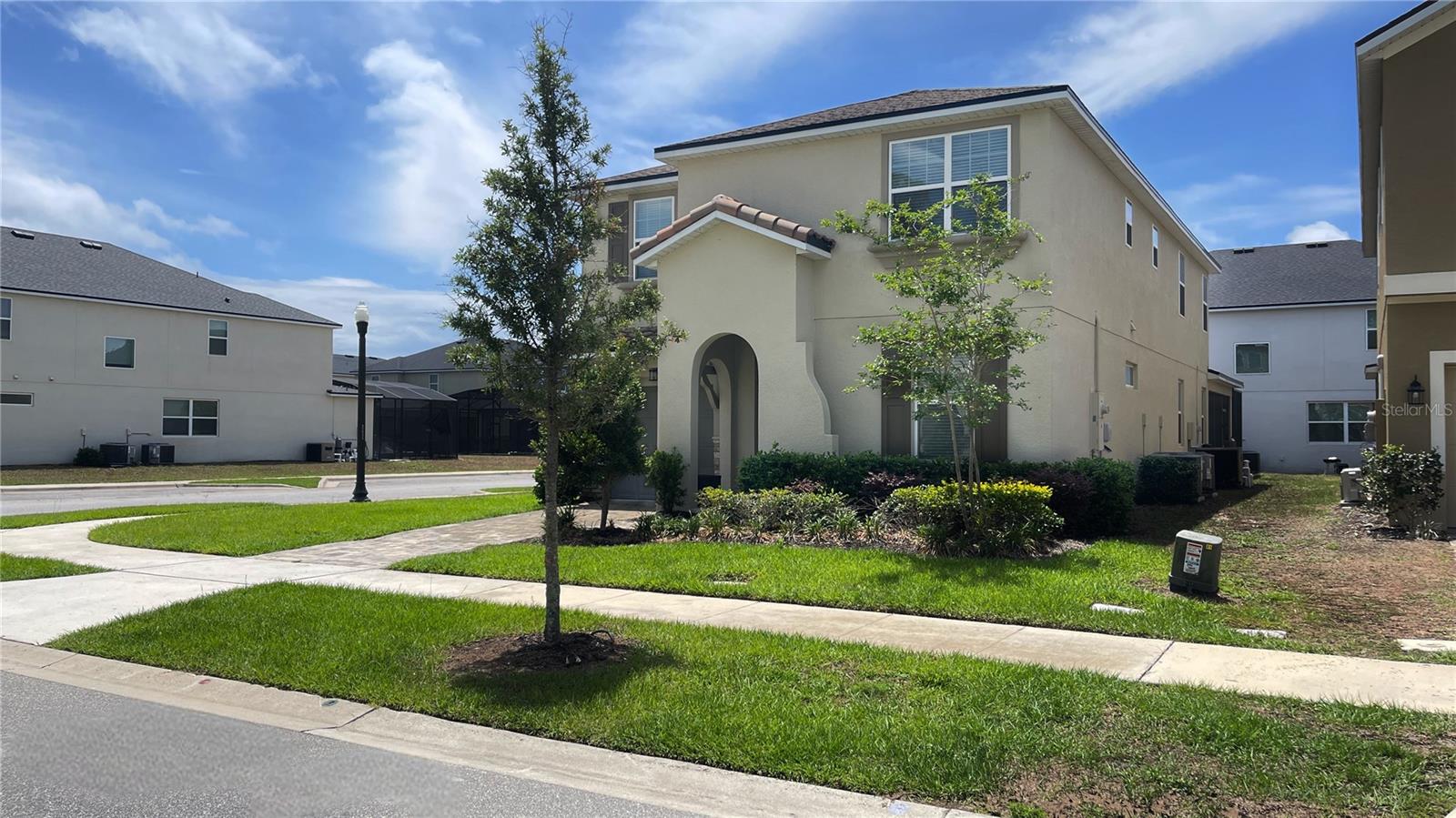 8940 COCONUT BREEZE DR