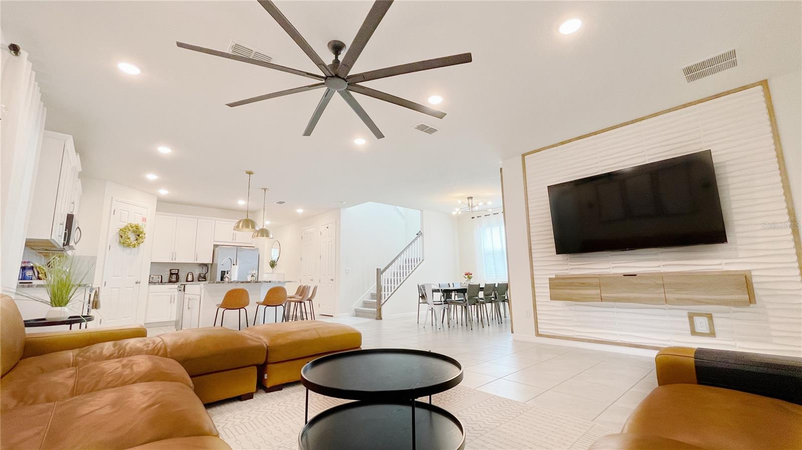 8940 COCONUT BREEZE DR