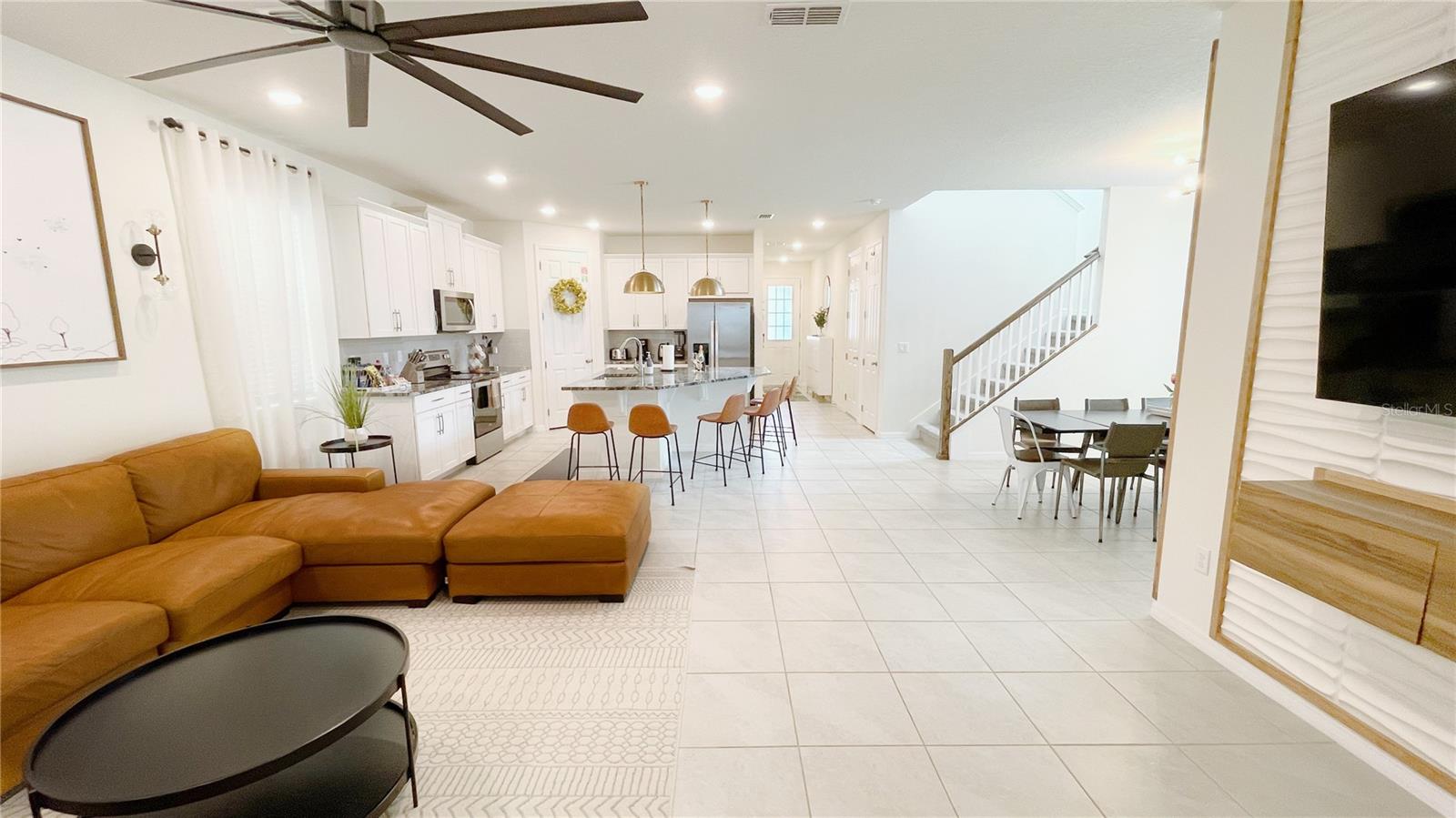 8940 COCONUT BREEZE DR