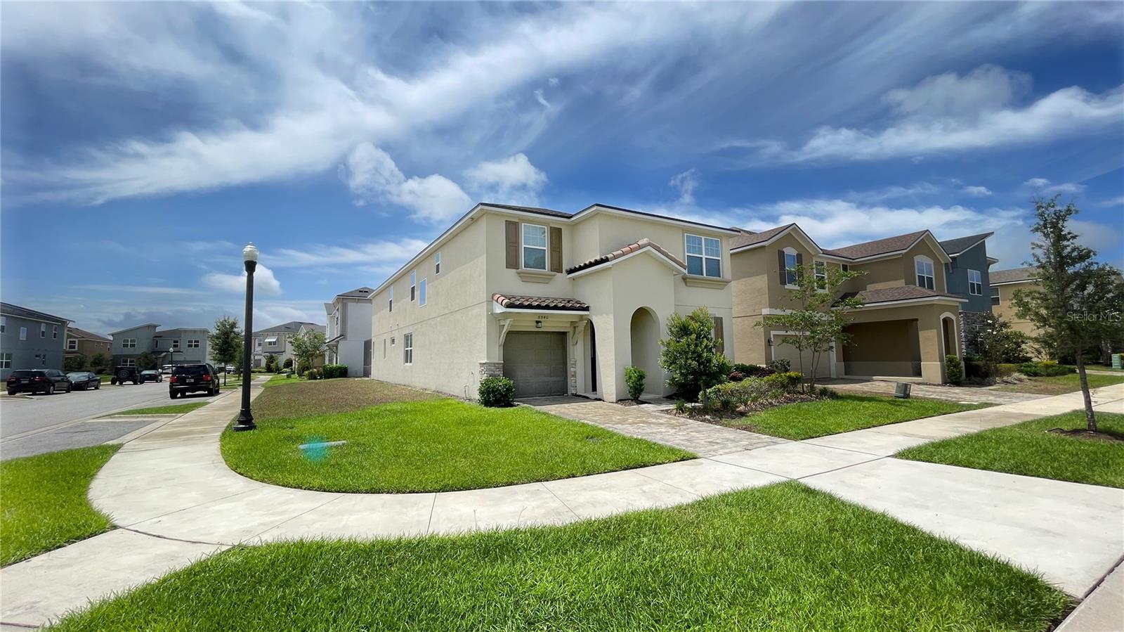 8940 COCONUT BREEZE DR