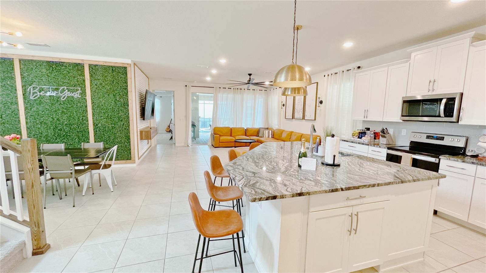 8940 COCONUT BREEZE DR