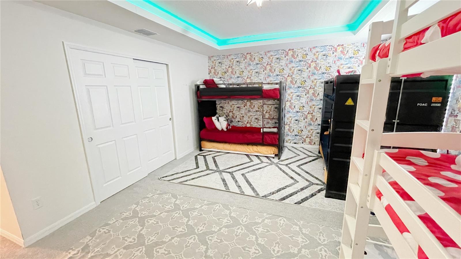 8940 COCONUT BREEZE DR