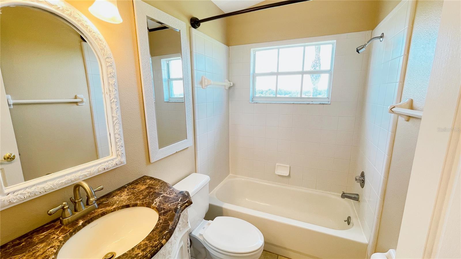 427 EAGLE RIDGE DR
