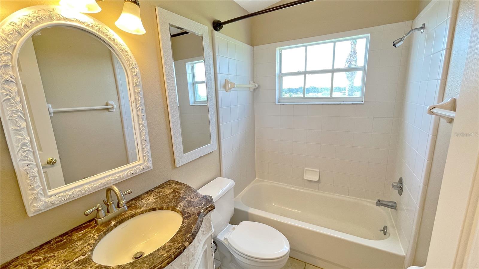 427 EAGLE RIDGE DR