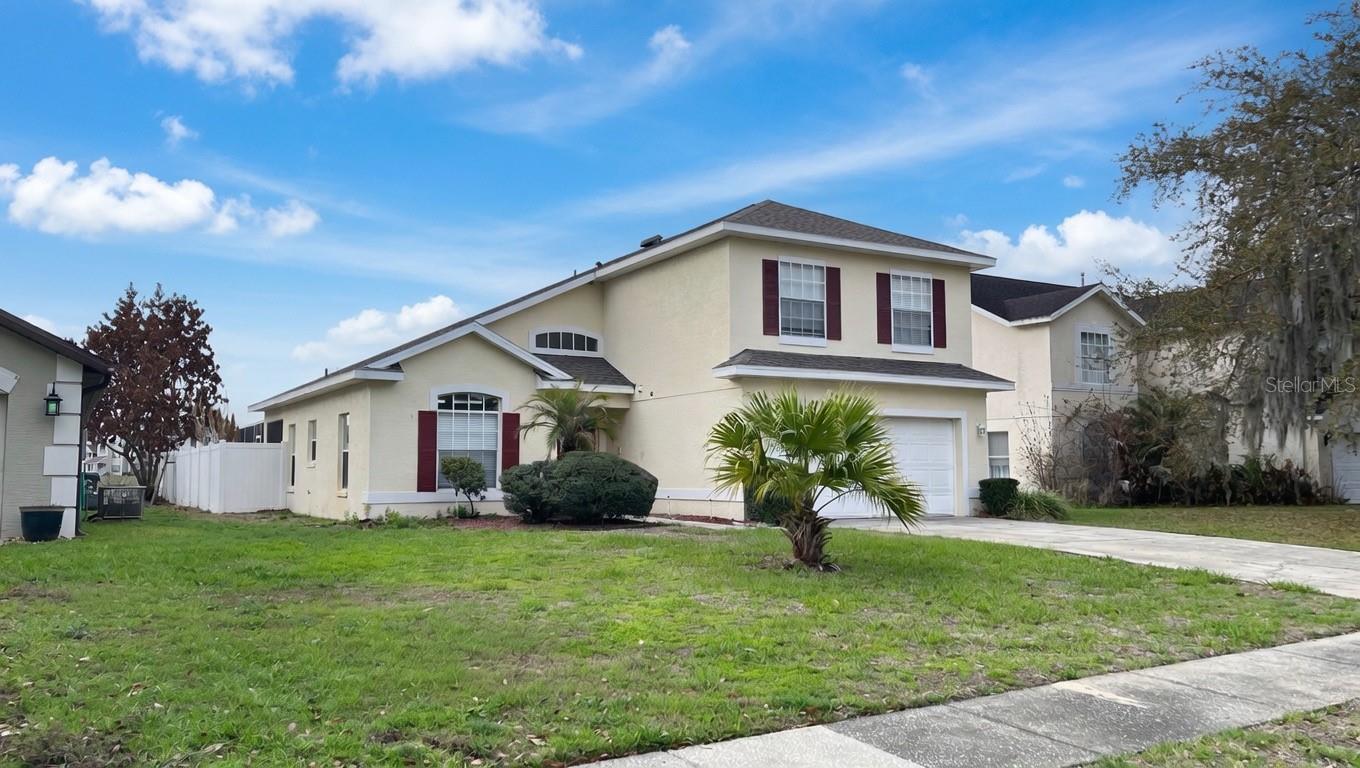 642 PINEWOOD DR