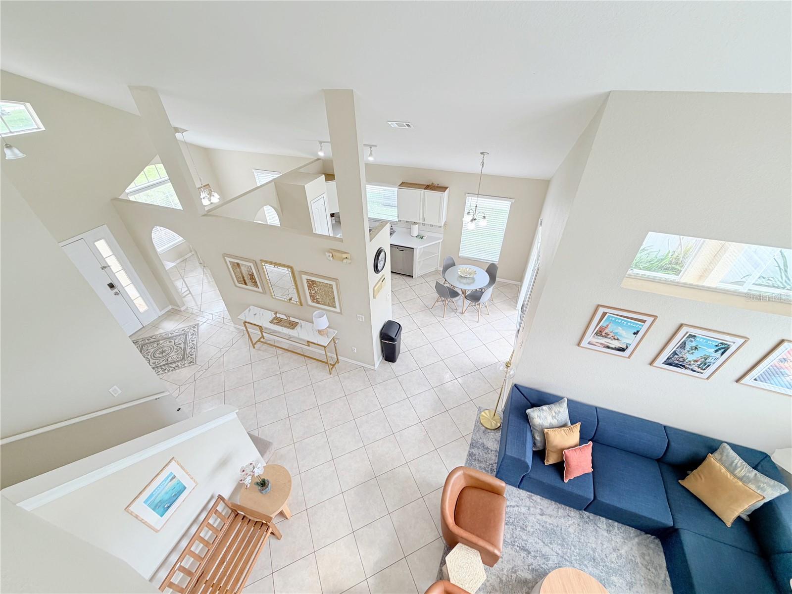 642 PINEWOOD DR