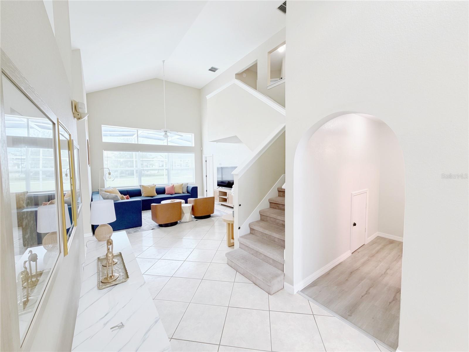 642 PINEWOOD DR
