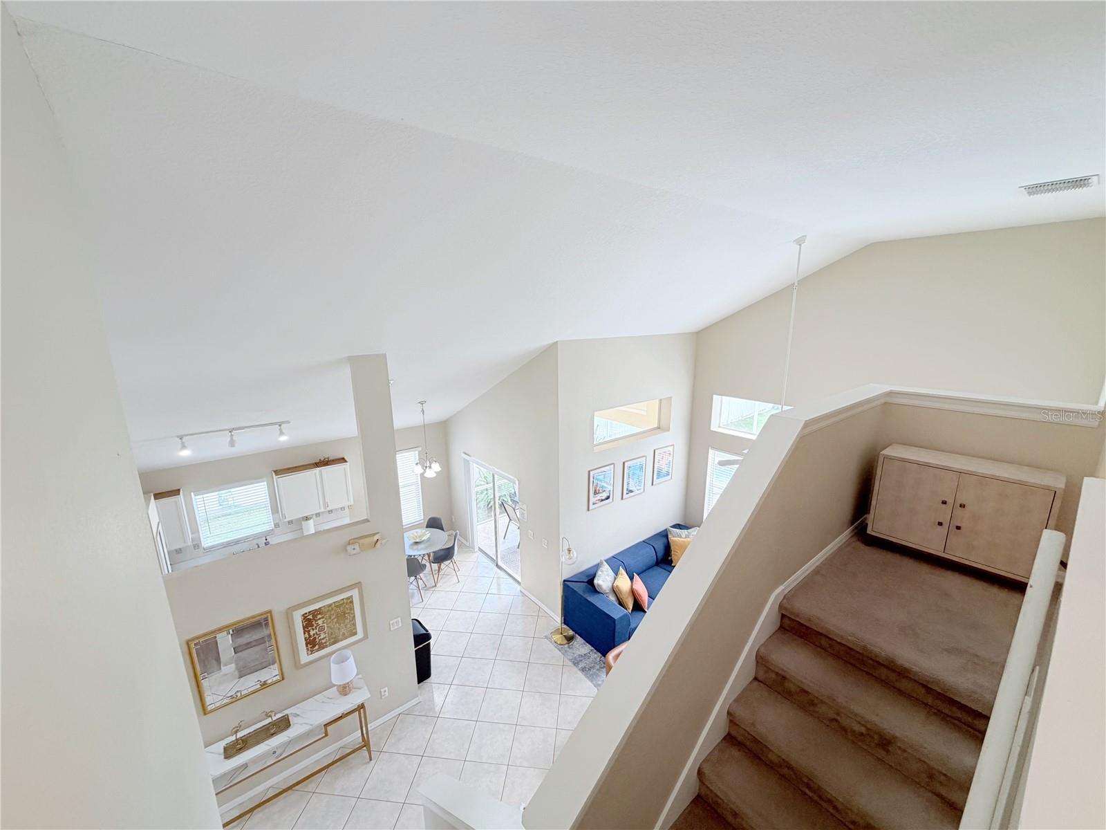 642 PINEWOOD DR