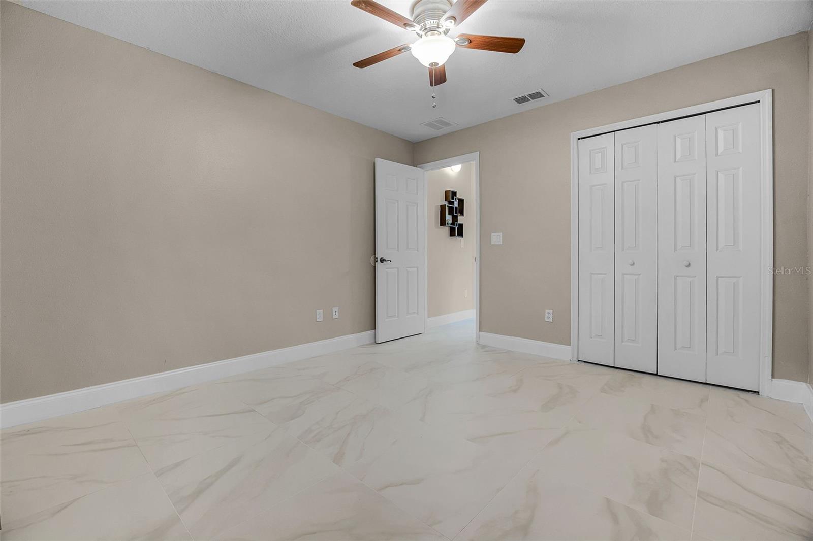 806 KNIGHTSBRIDGE CIR