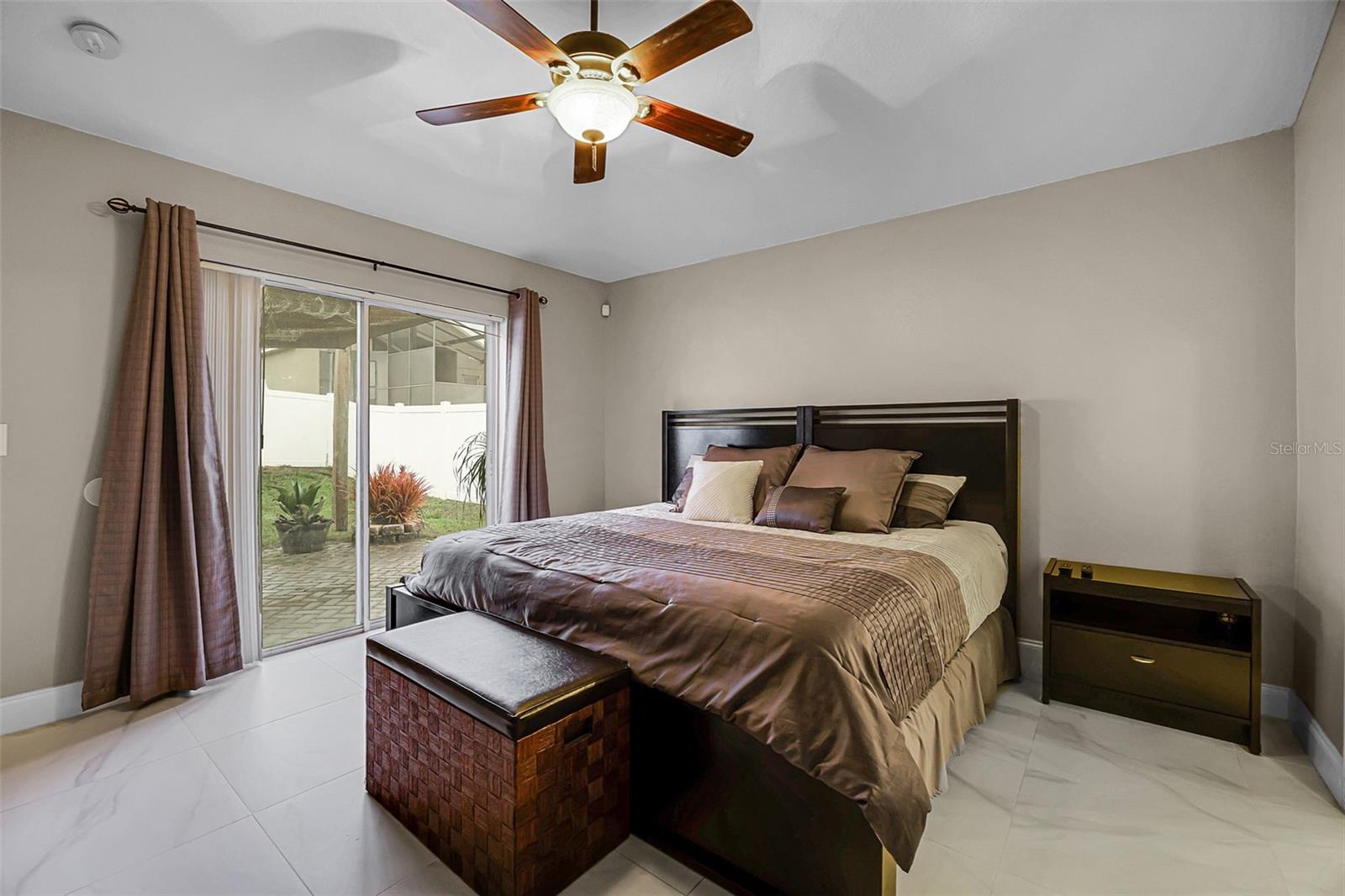 806 KNIGHTSBRIDGE CIR