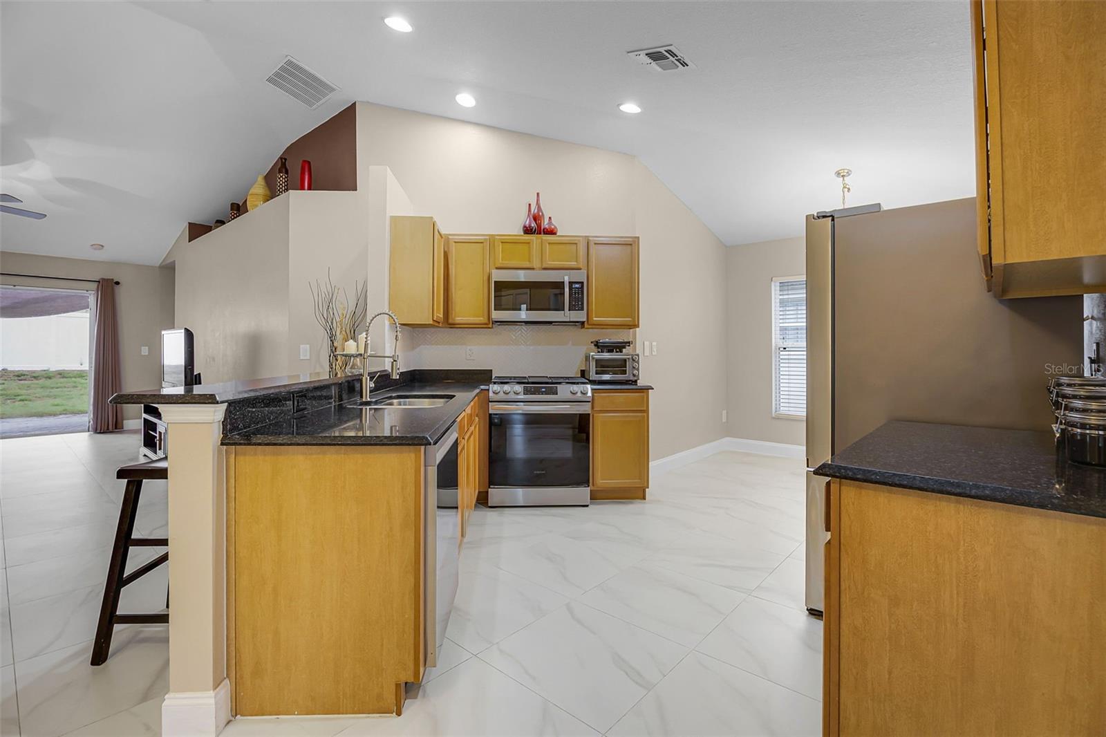 806 KNIGHTSBRIDGE CIR