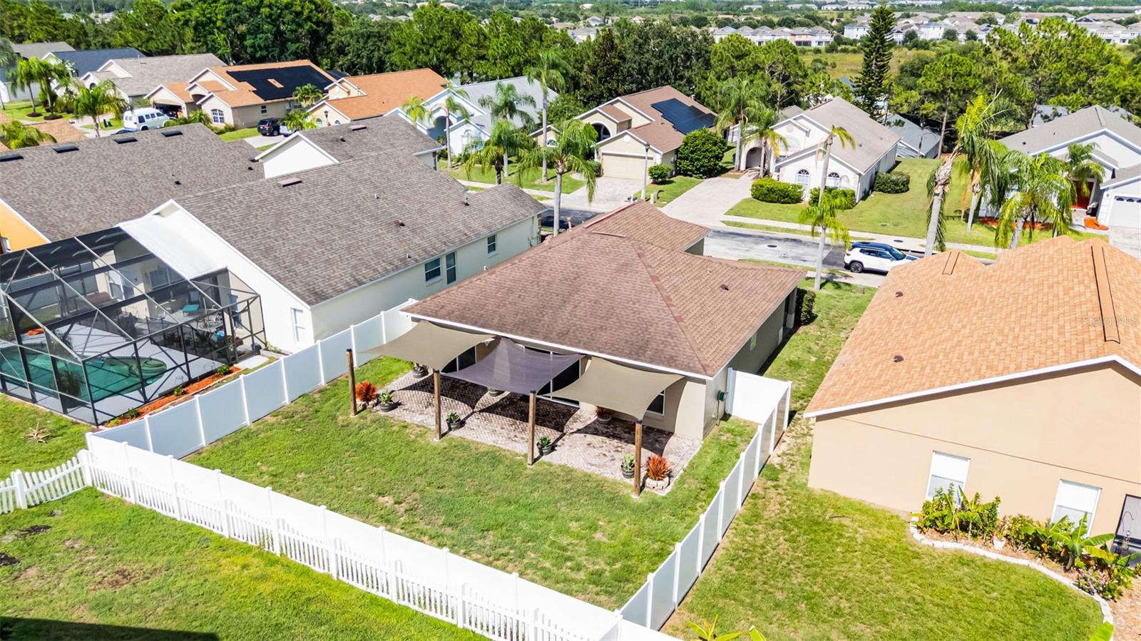 806 KNIGHTSBRIDGE CIR