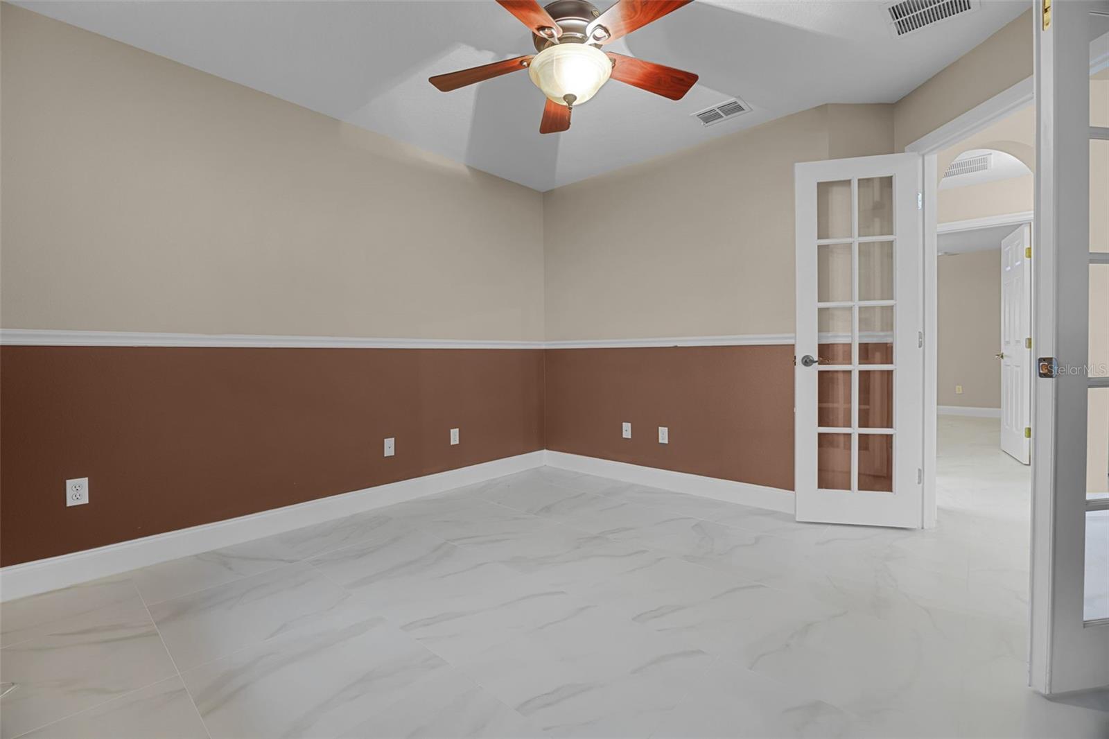 806 KNIGHTSBRIDGE CIR