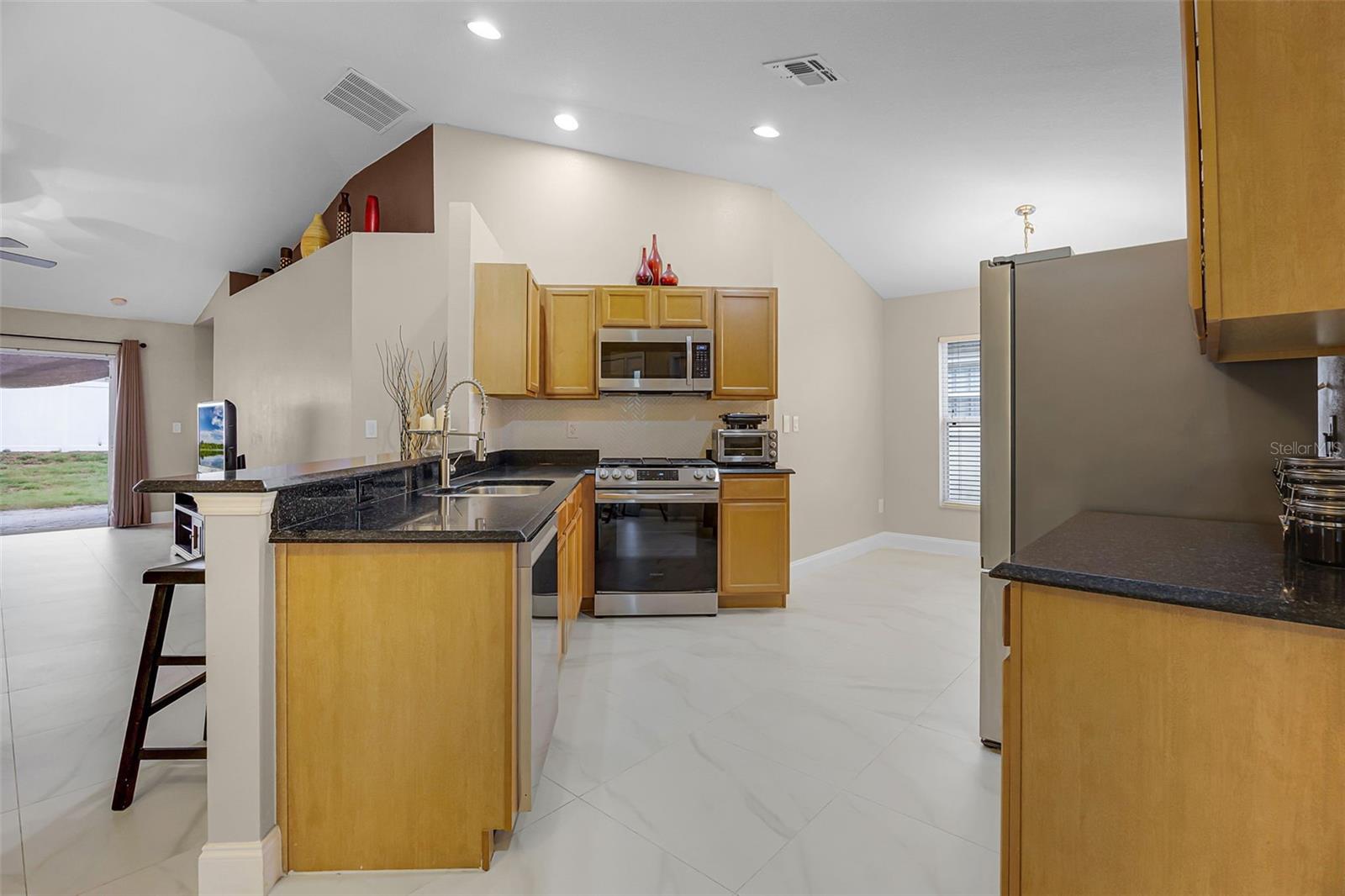 806 KNIGHTSBRIDGE CIR