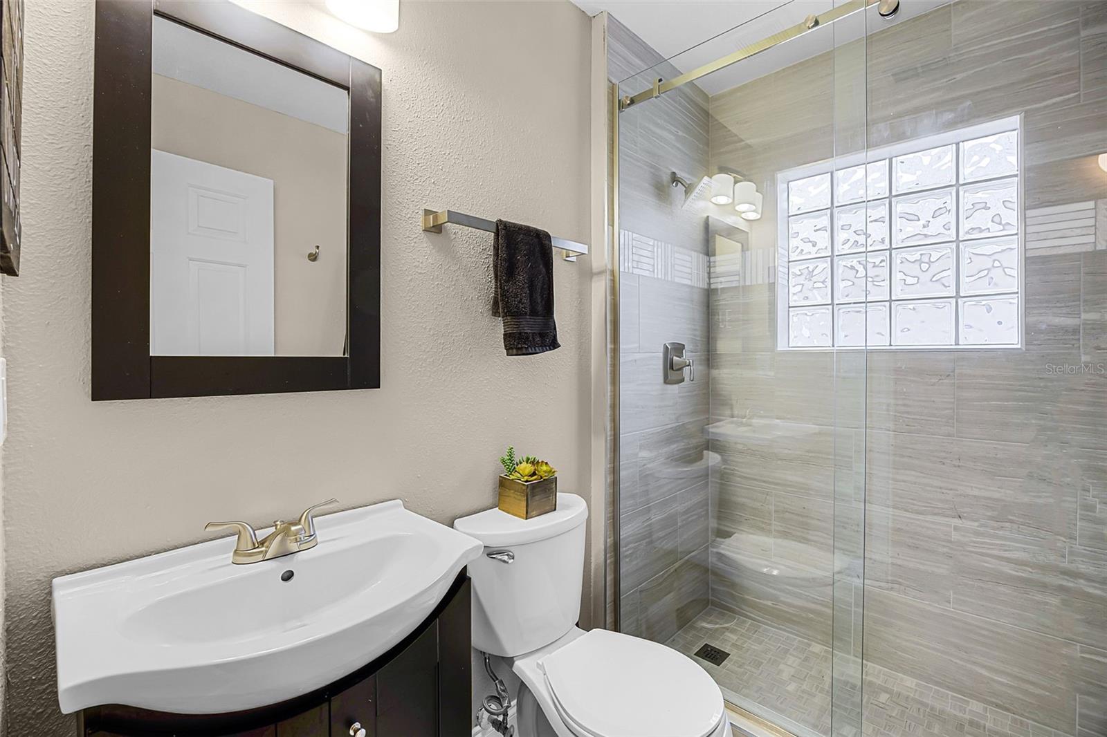 806 KNIGHTSBRIDGE CIR