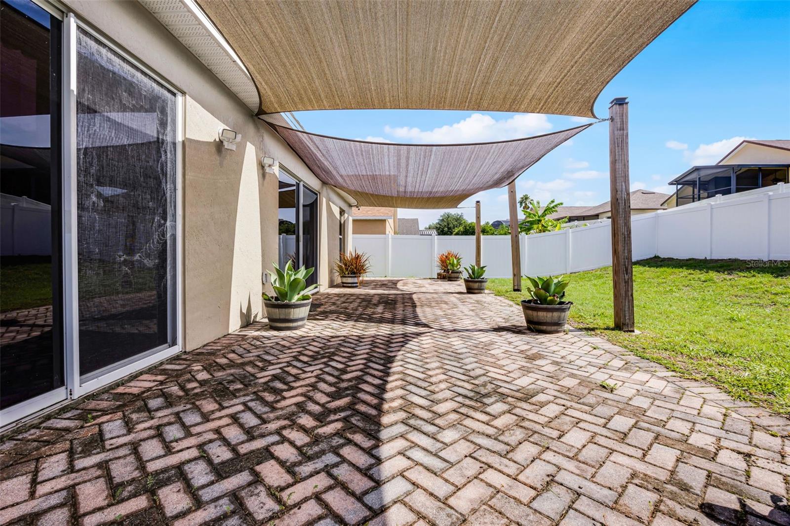 806 KNIGHTSBRIDGE CIR