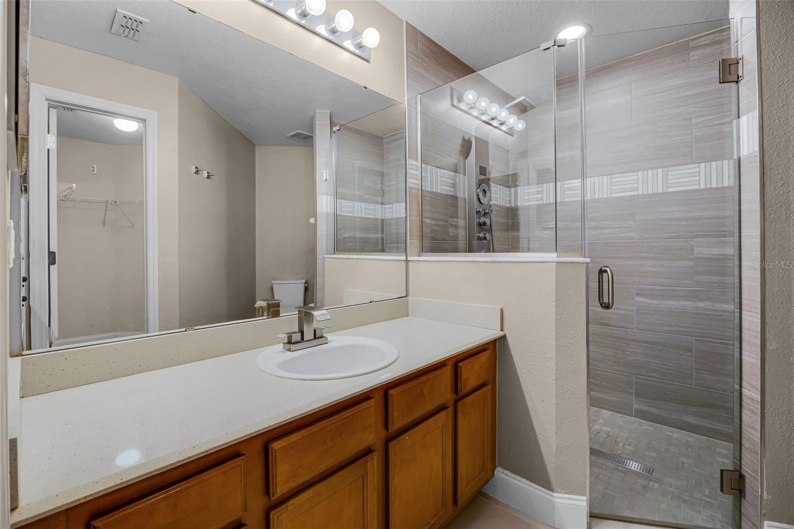 806 KNIGHTSBRIDGE CIR