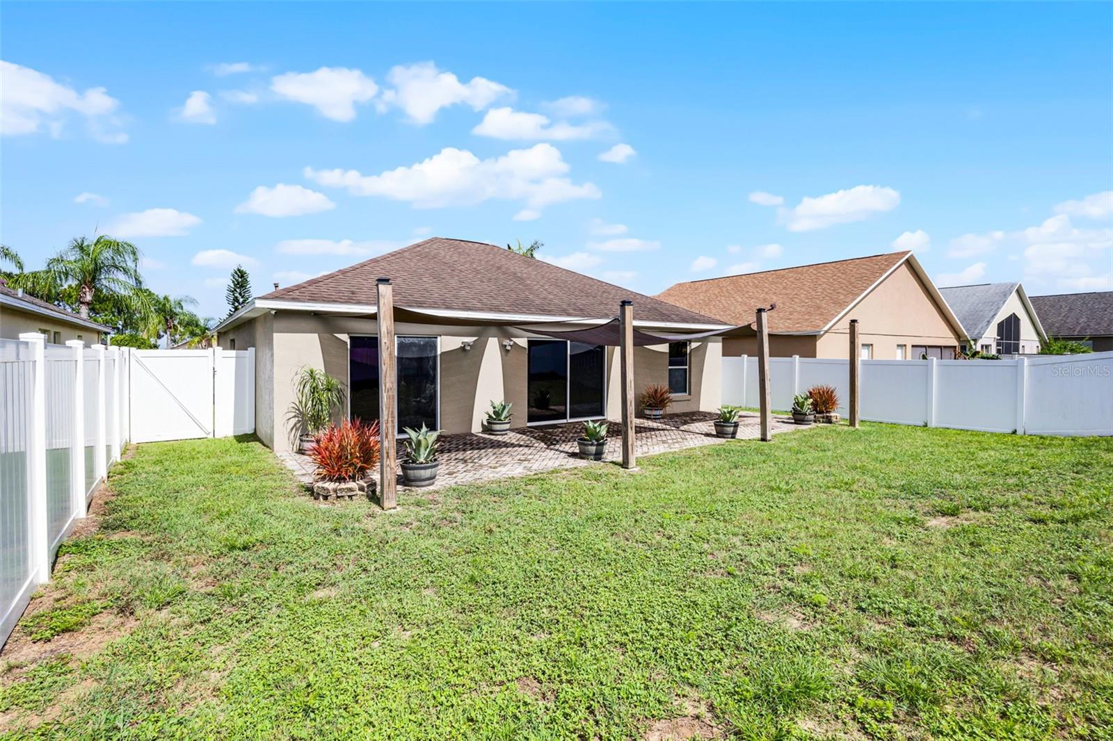 806 KNIGHTSBRIDGE CIR