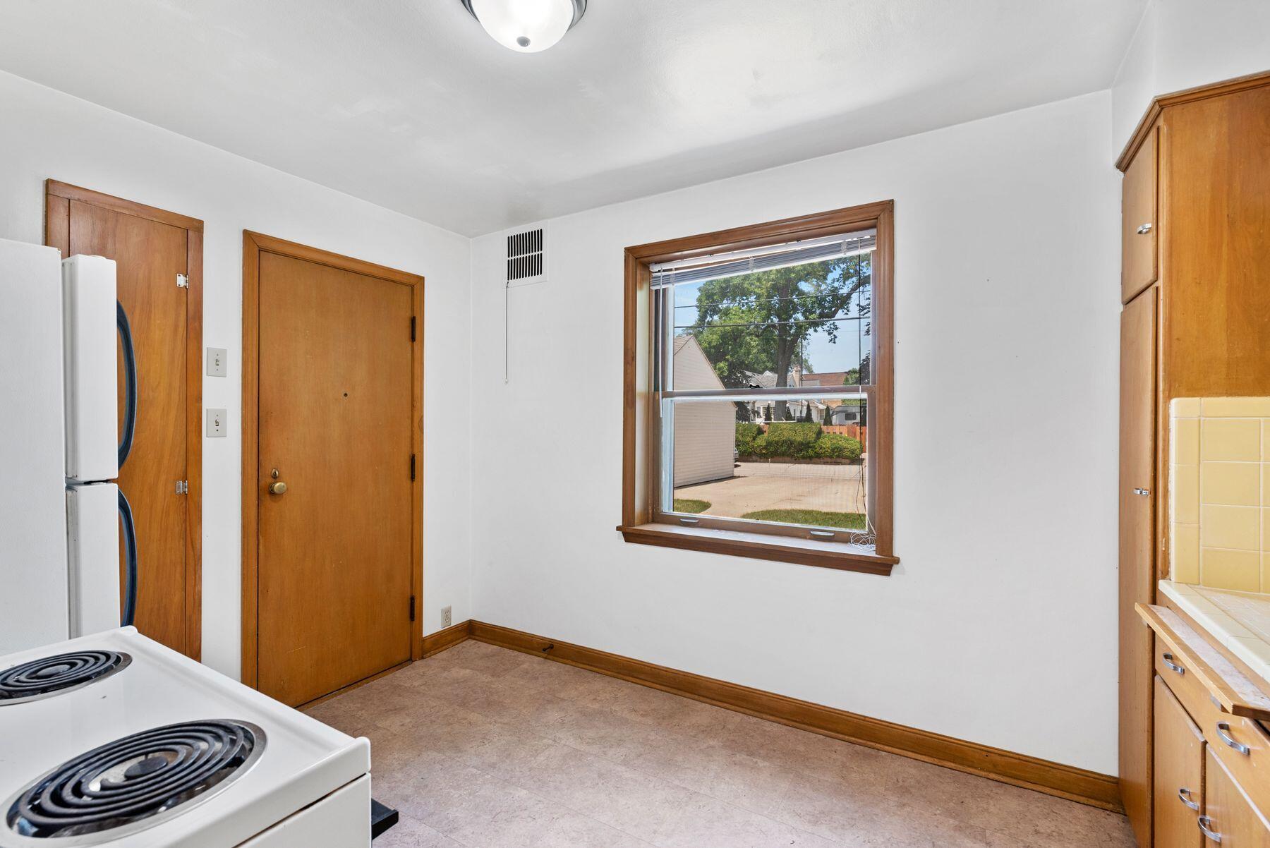 8130 W North Ave