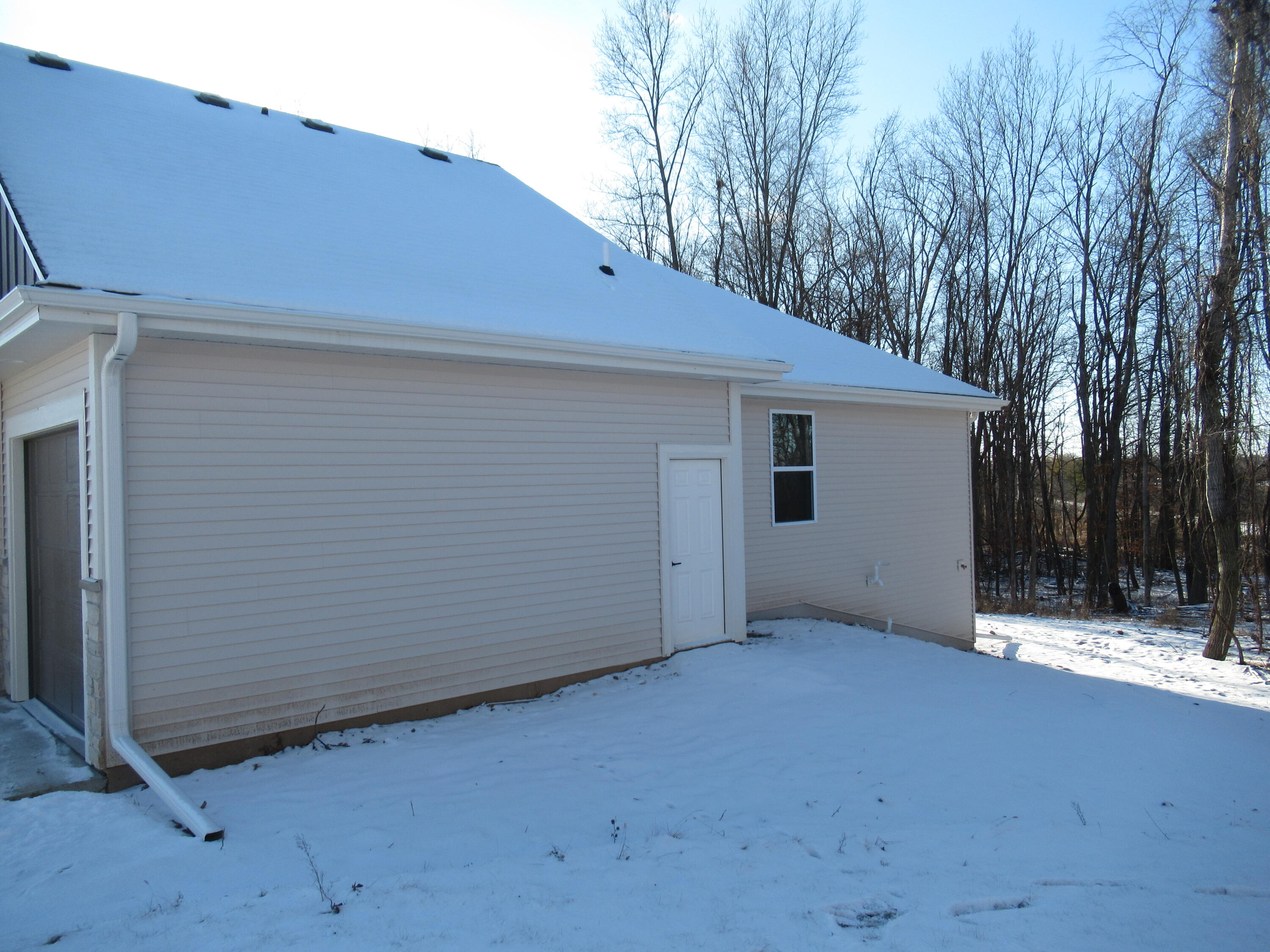 315 White Eagle Ct