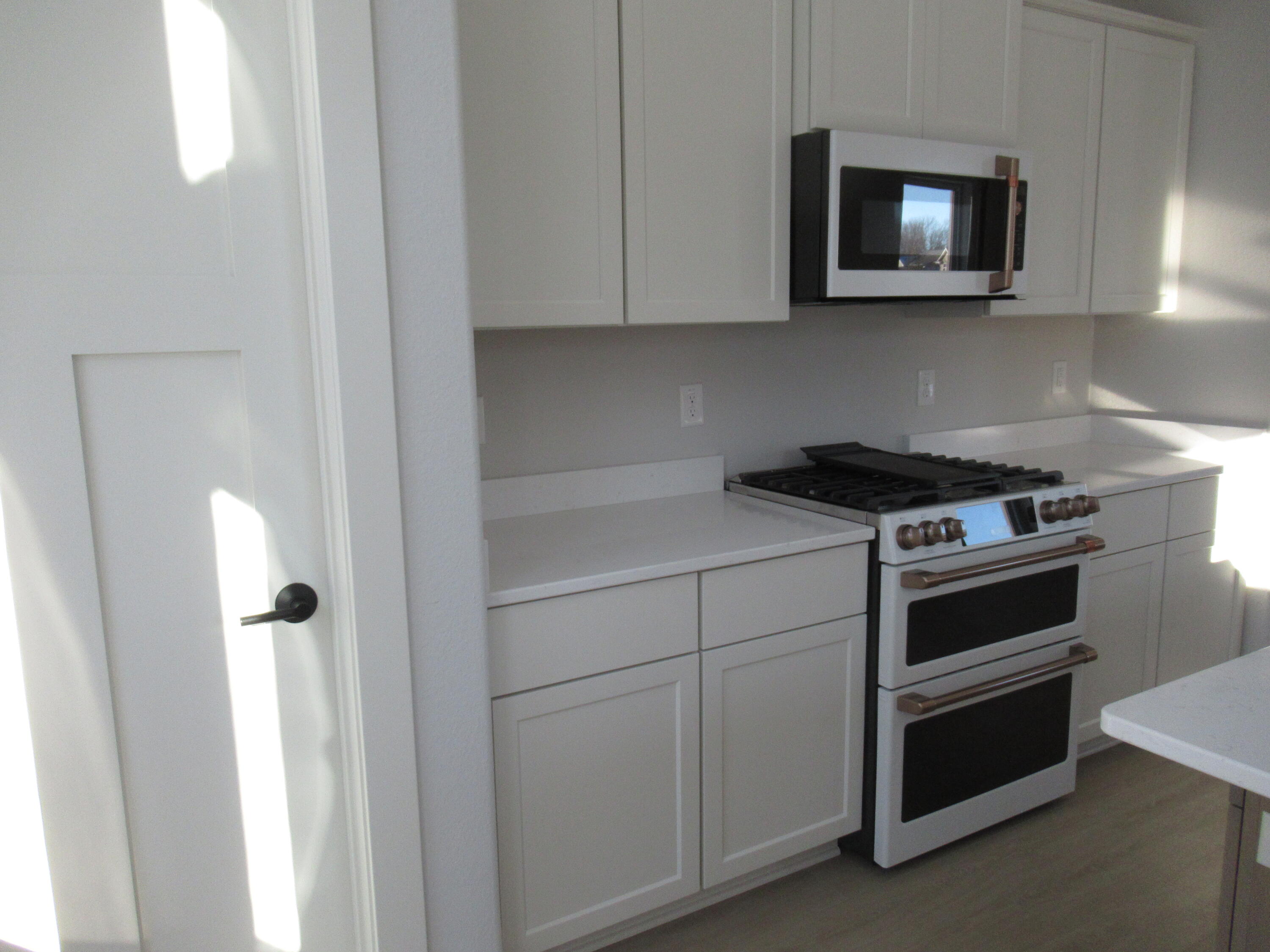 315 White Eagle Ct