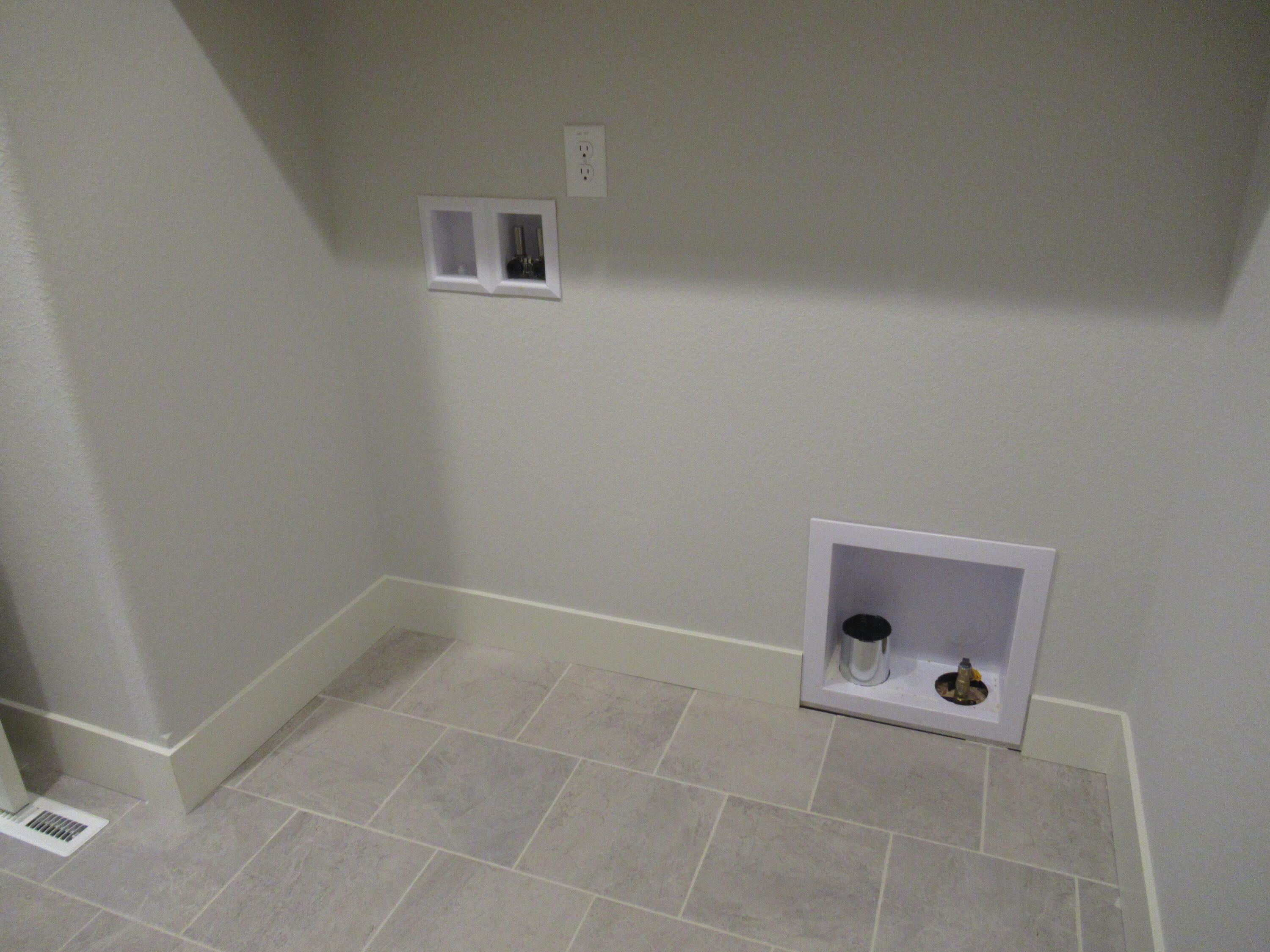 315 White Eagle Ct