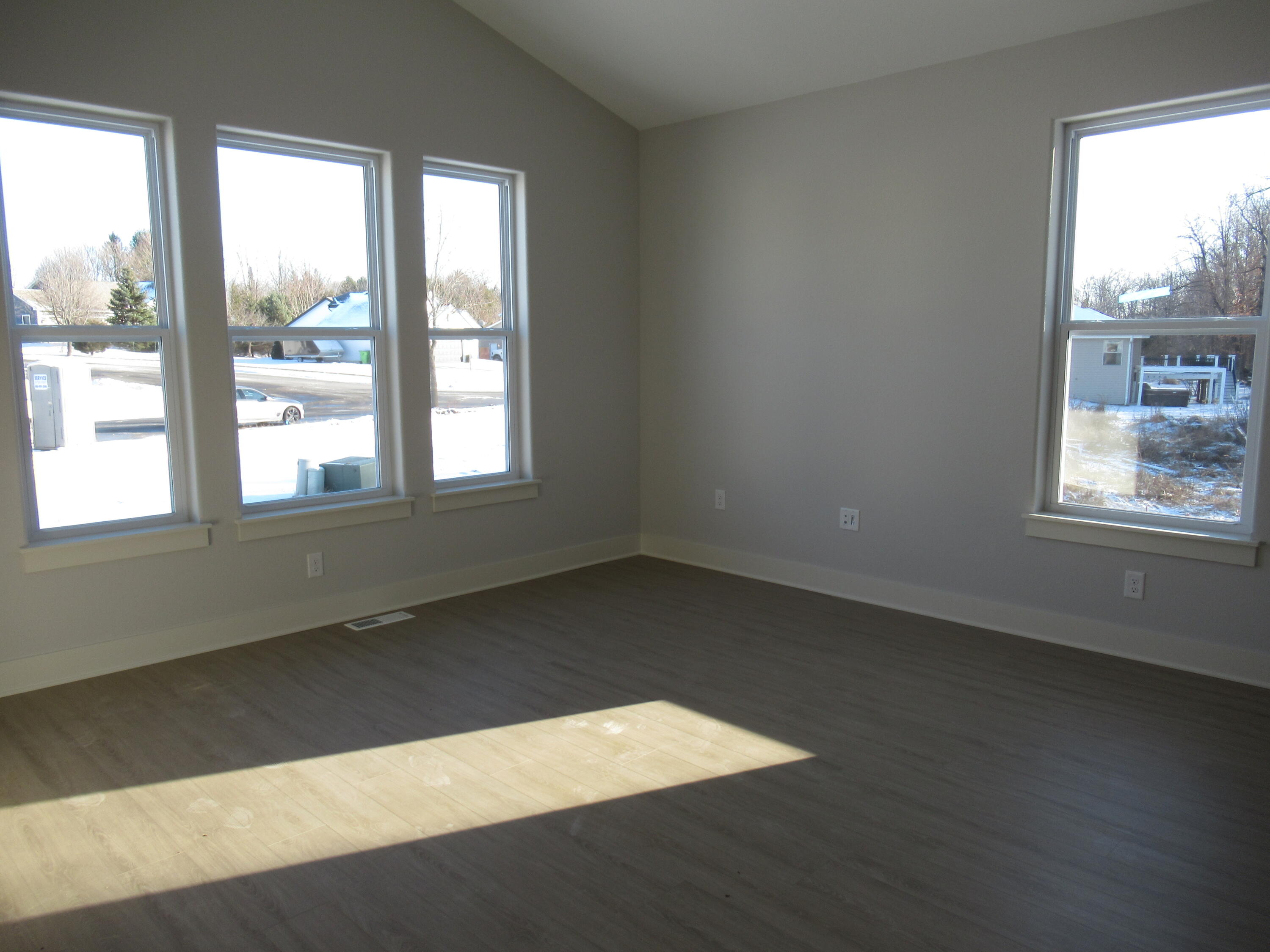 315 White Eagle Ct