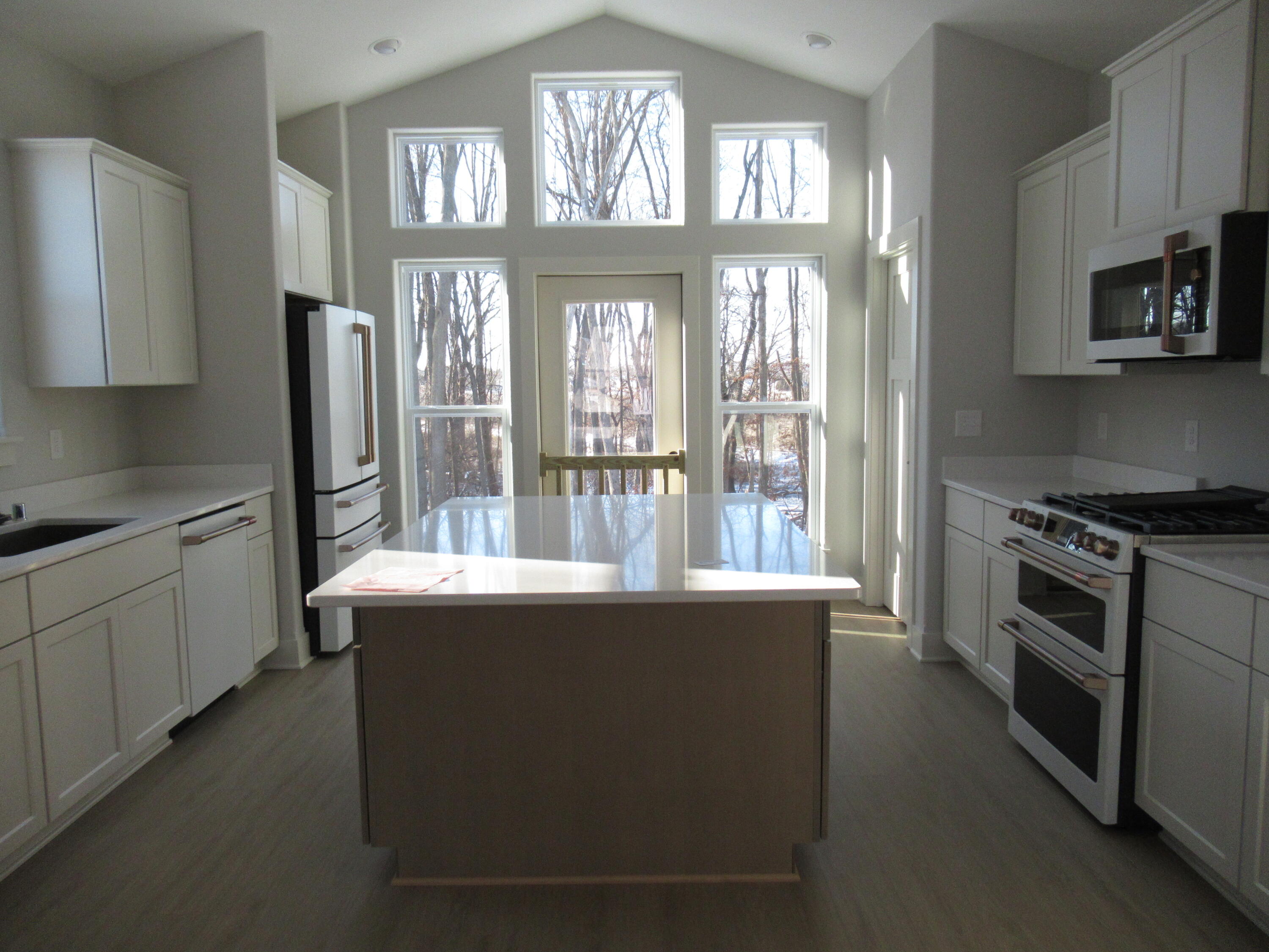 315 White Eagle Ct