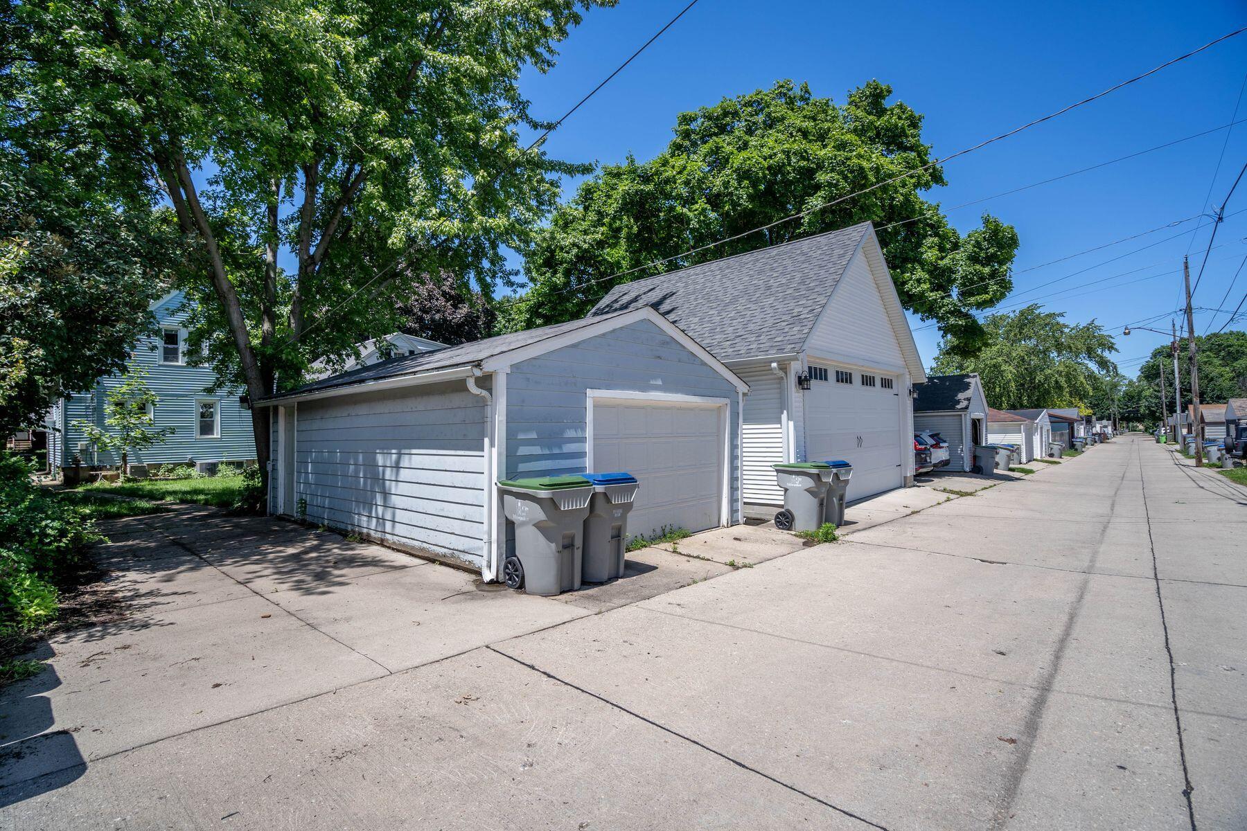 3824 S Logan Ave