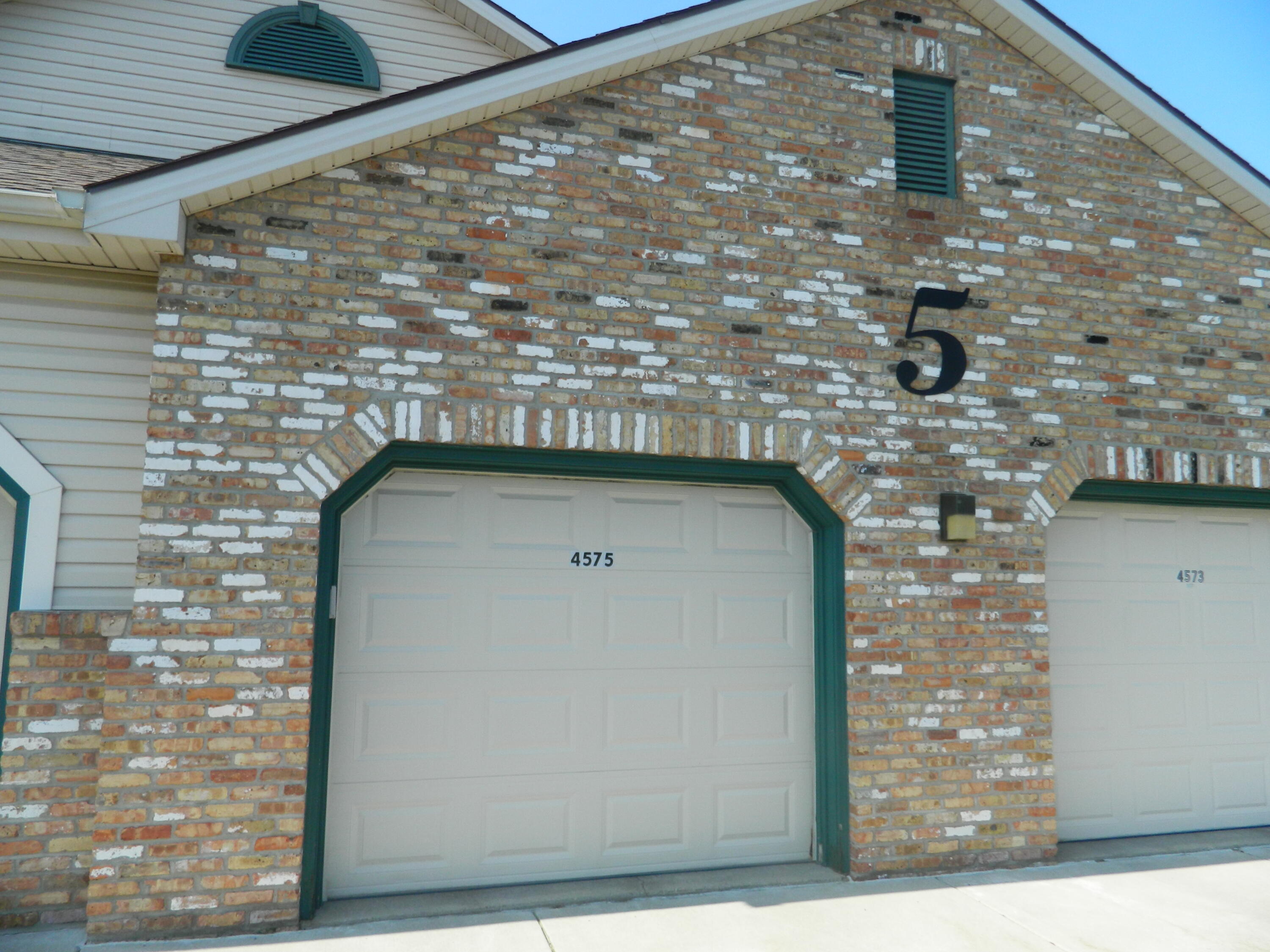 4575 S 124th St Unit: 4575