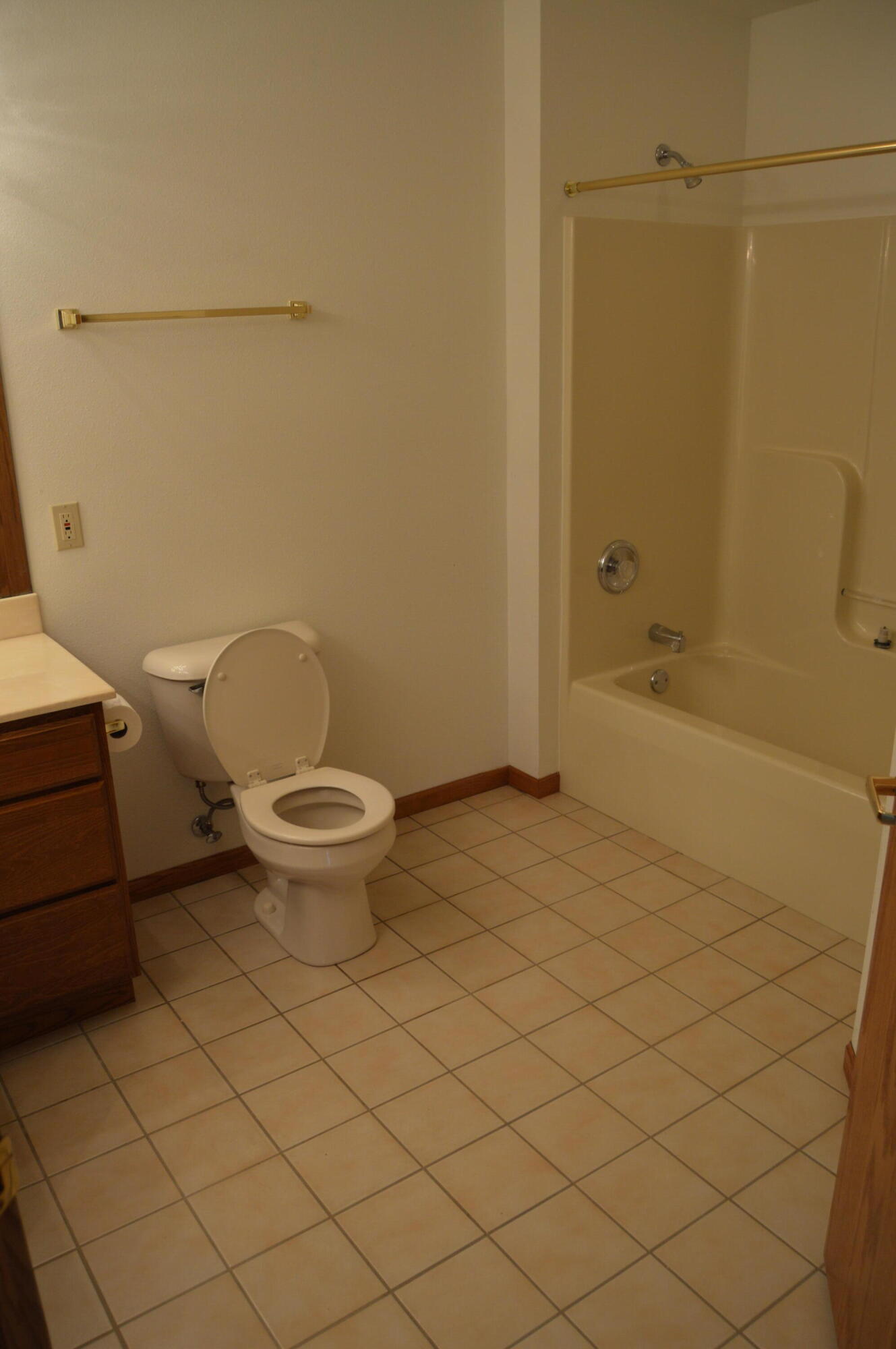 4575 S 124th St Unit: 4575