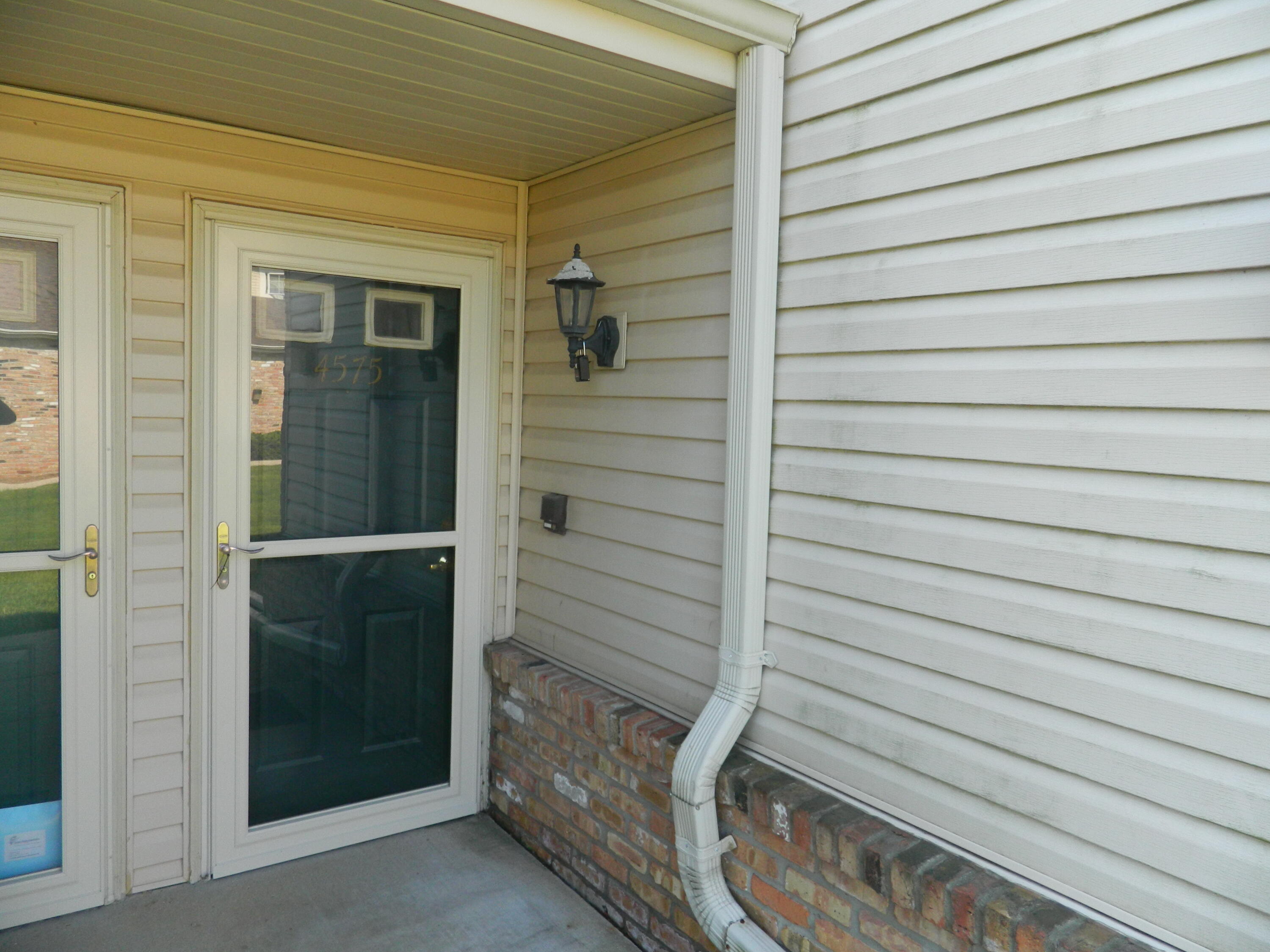 4575 S 124th St Unit: 4575