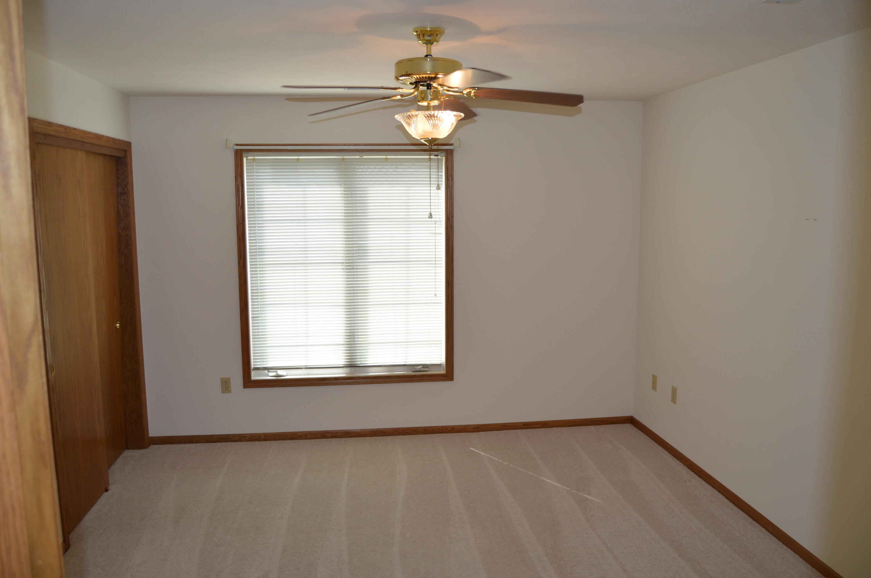 4575 S 124th St Unit: 4575