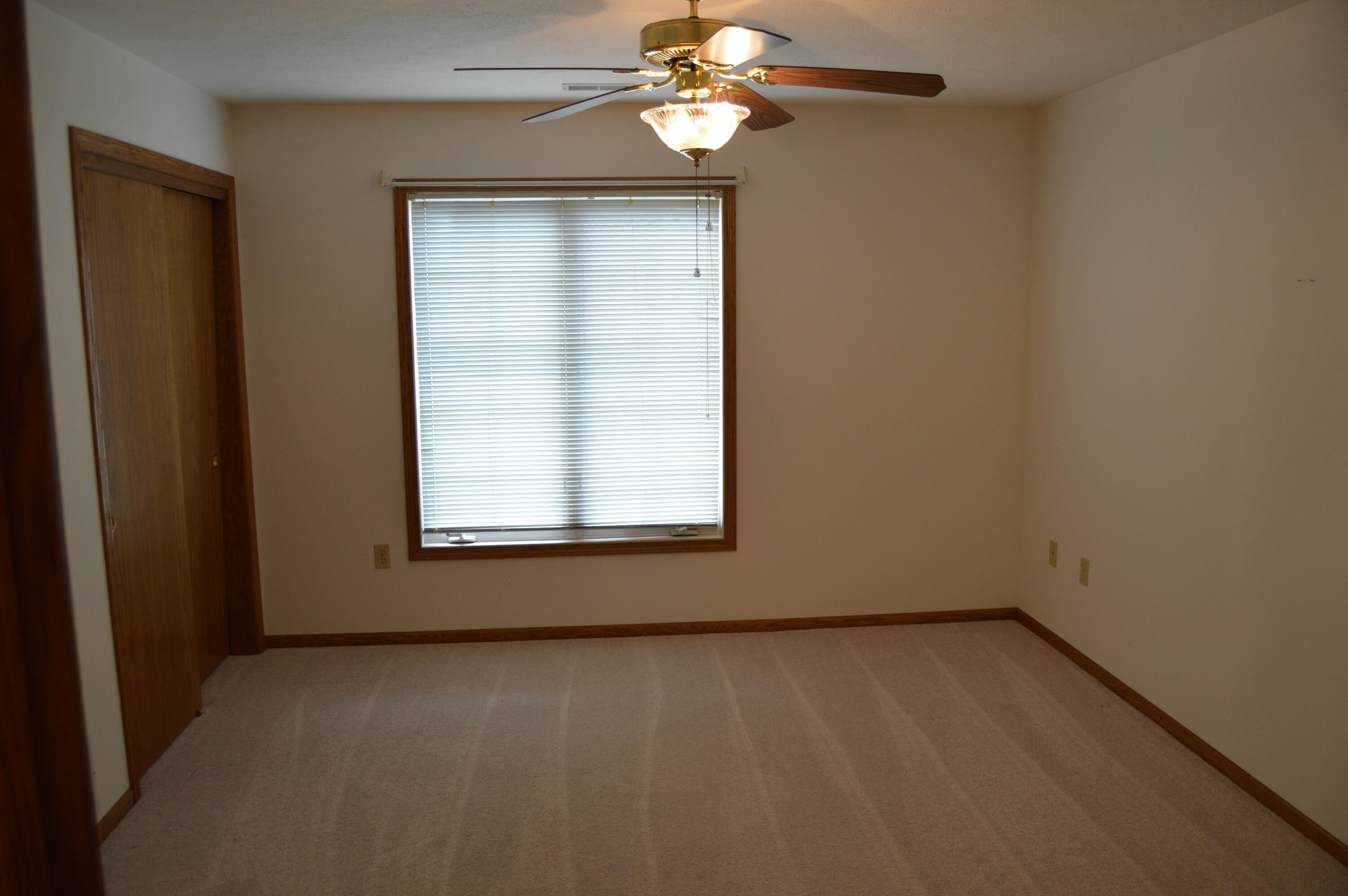 4575 S 124th St Unit: 4575