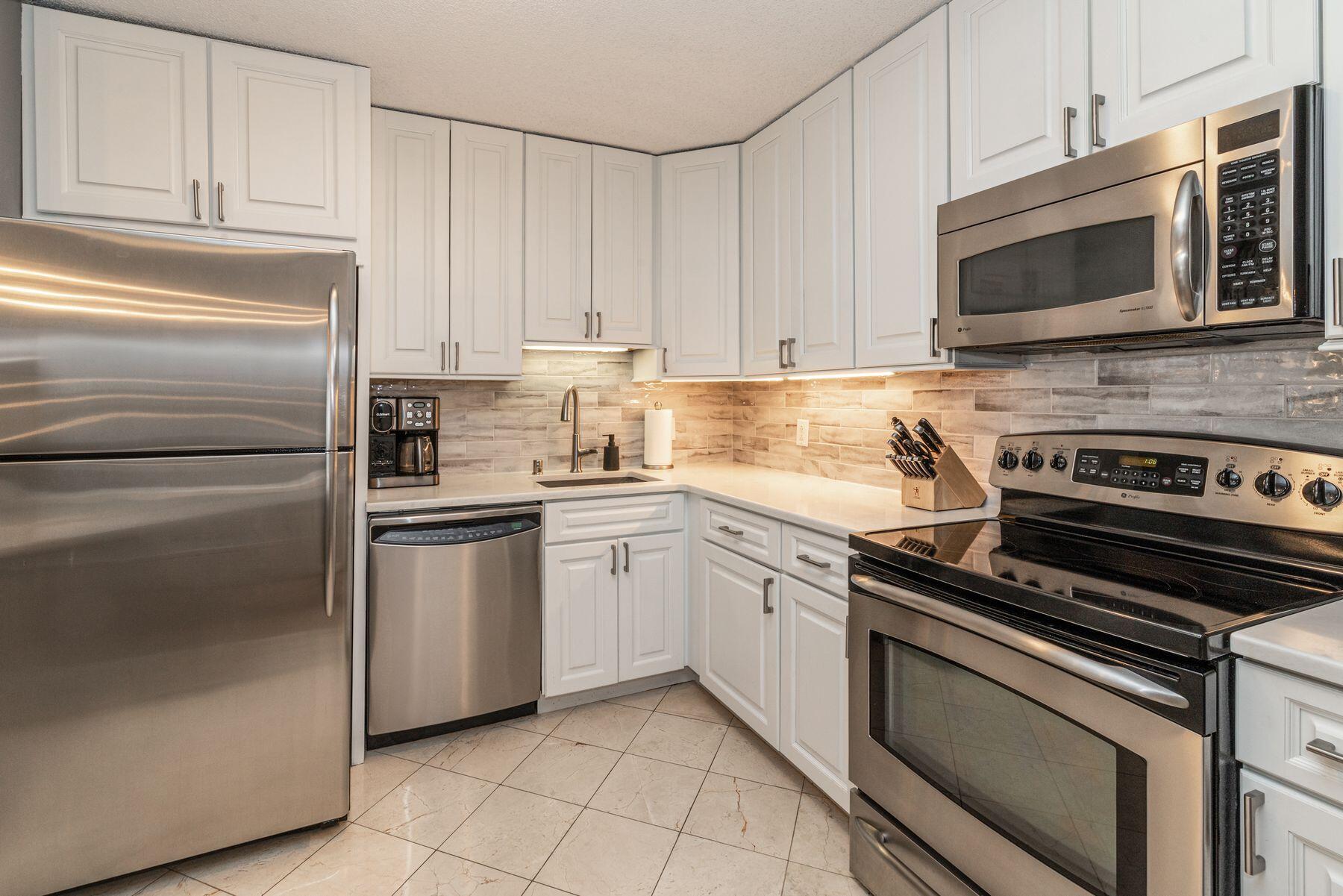 1660 N Prospect Ave Unit: 1507