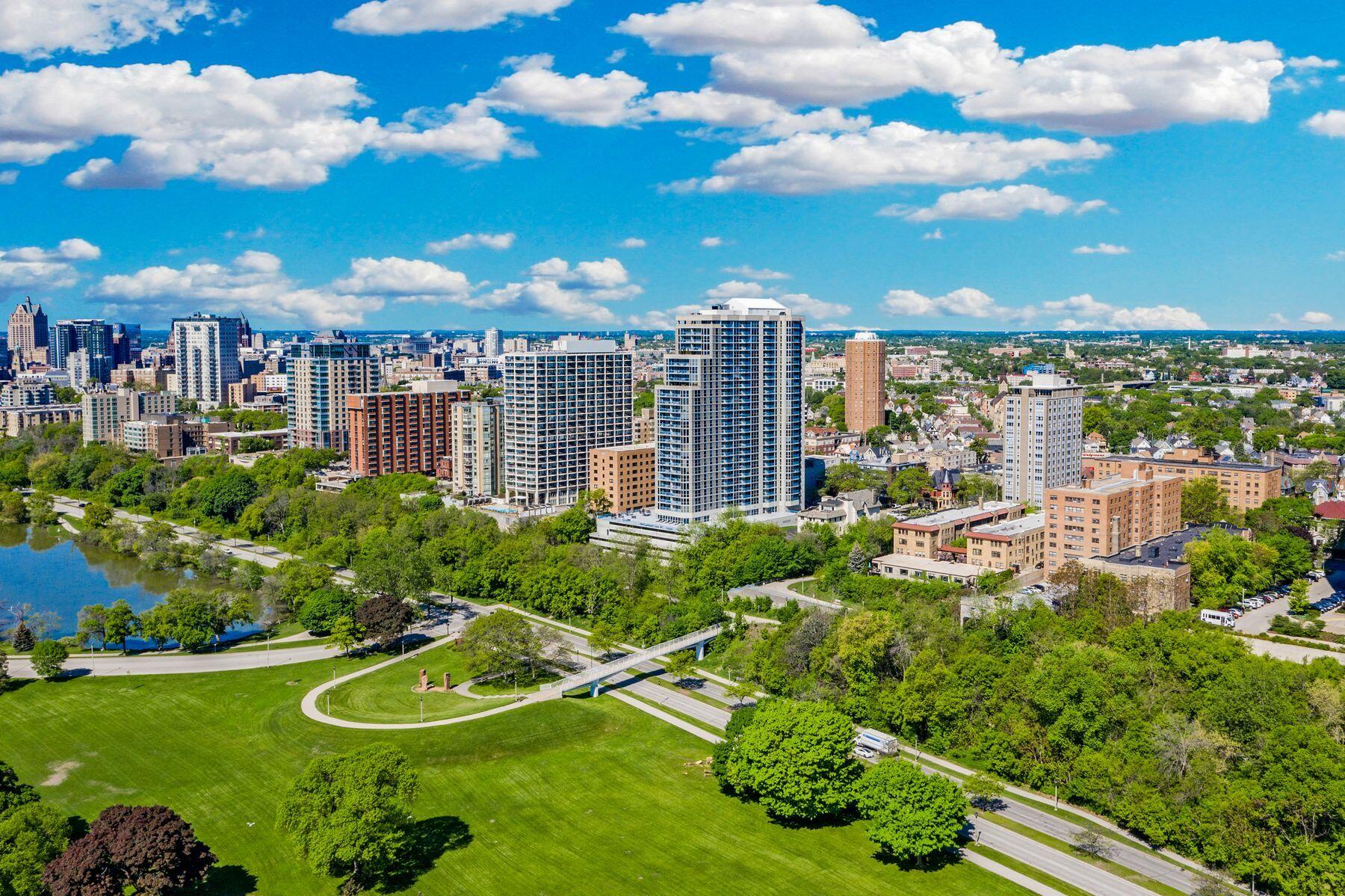1660 N Prospect Ave Unit: 1507
