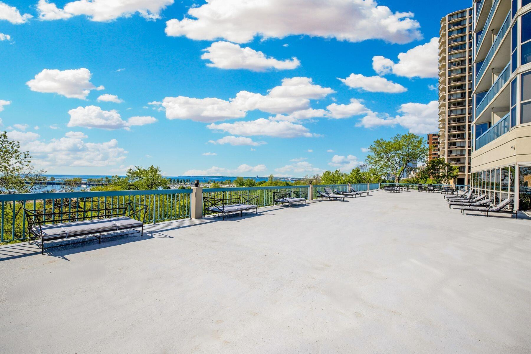 1660 N Prospect Ave Unit: 1507