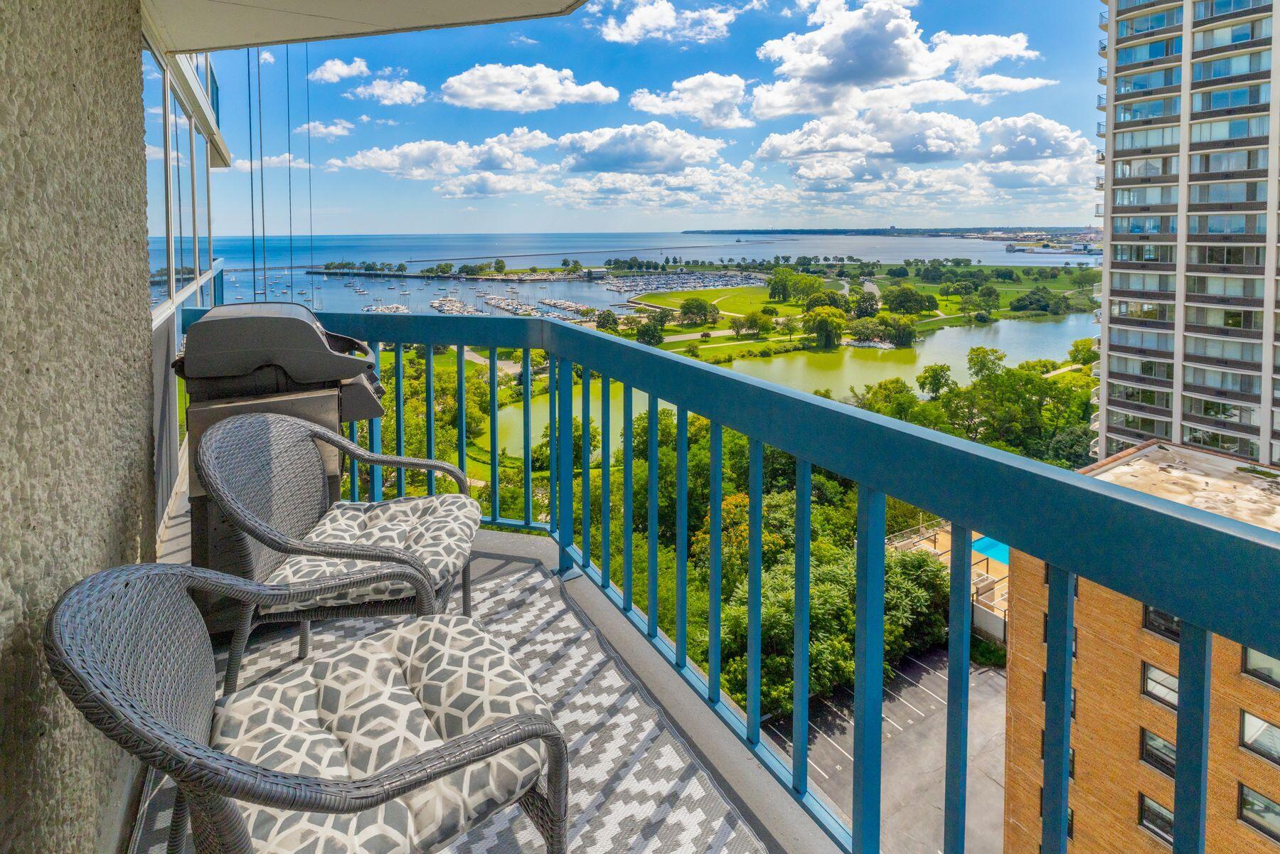 1660 N Prospect Ave Unit: 1507