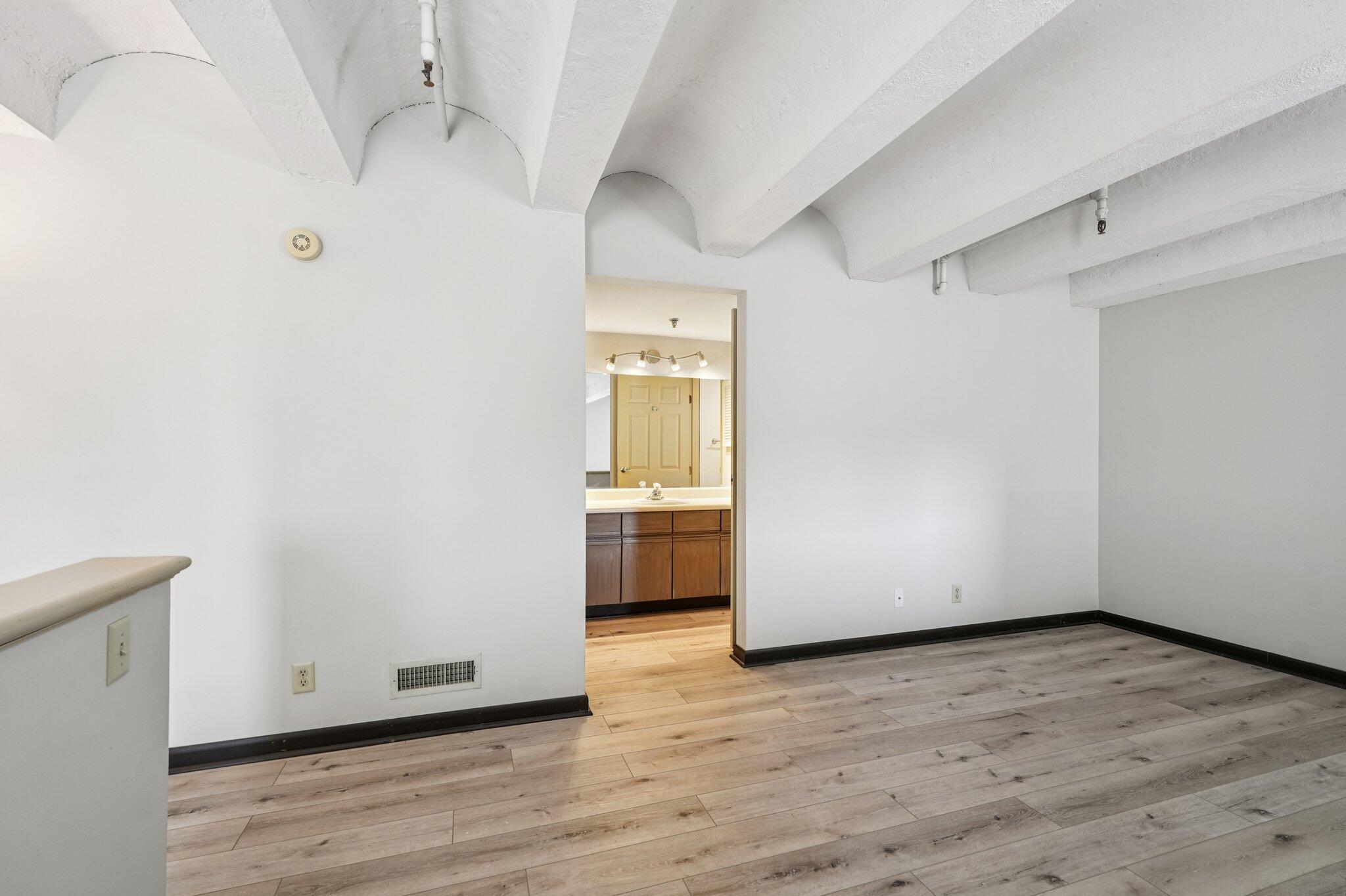 270 E Highland Ave Unit: 622
