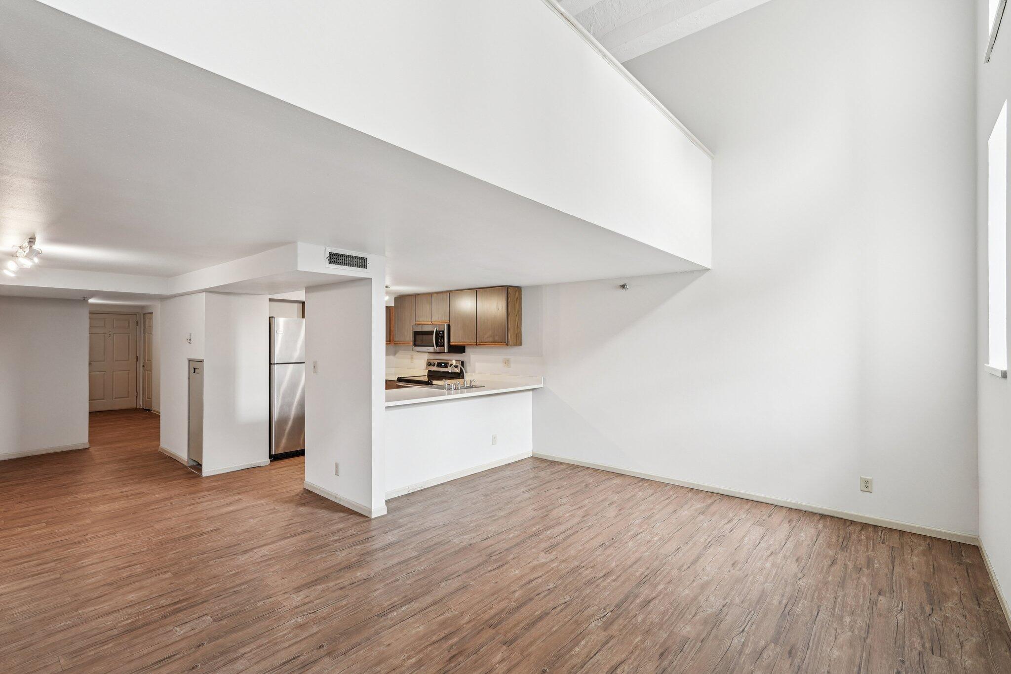 270 E Highland Ave Unit: 622