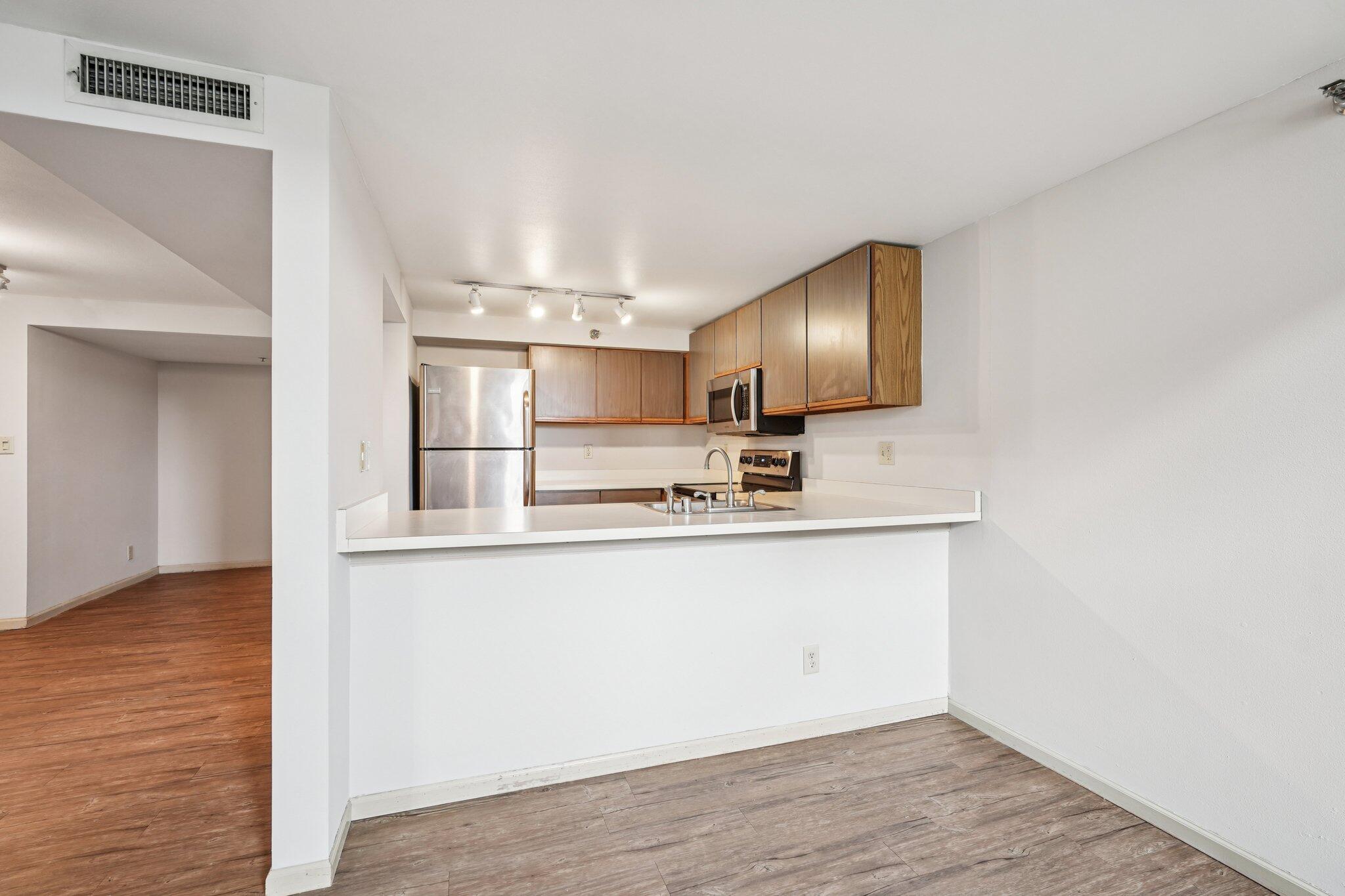 270 E Highland Ave Unit: 622